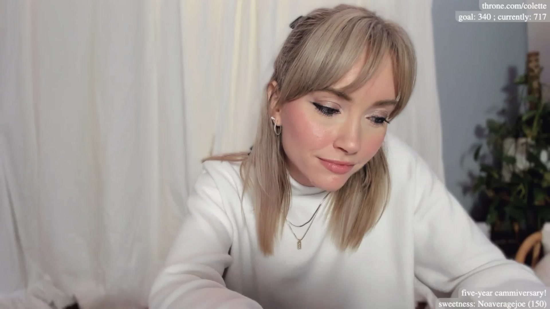 Gallery image thumbnail from coletteclaude's myfreecams stream on, 11/14/2024, 21:05 image 12 of 20