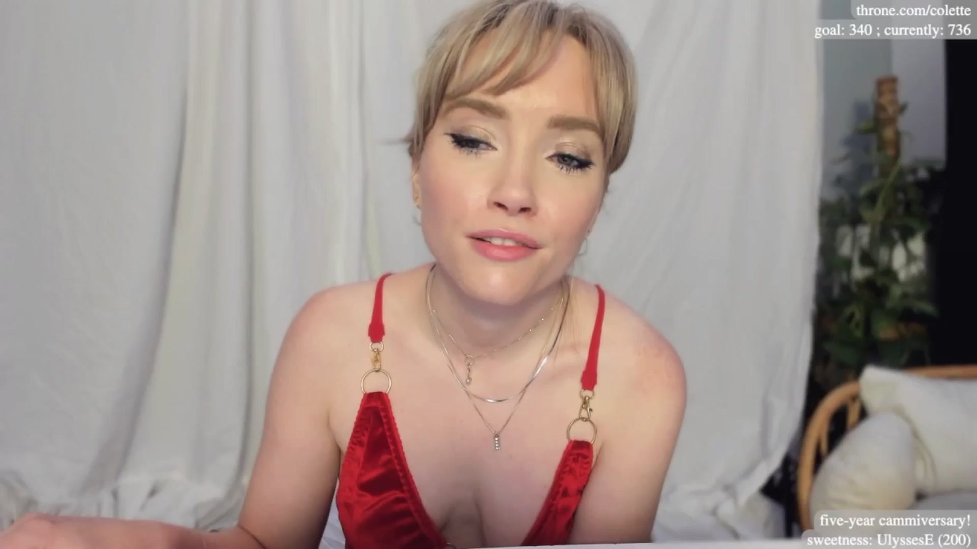 Gallery image thumbnail from coletteclaude's myfreecams stream on, 11/15/2024, 19:27 image 10 of 20