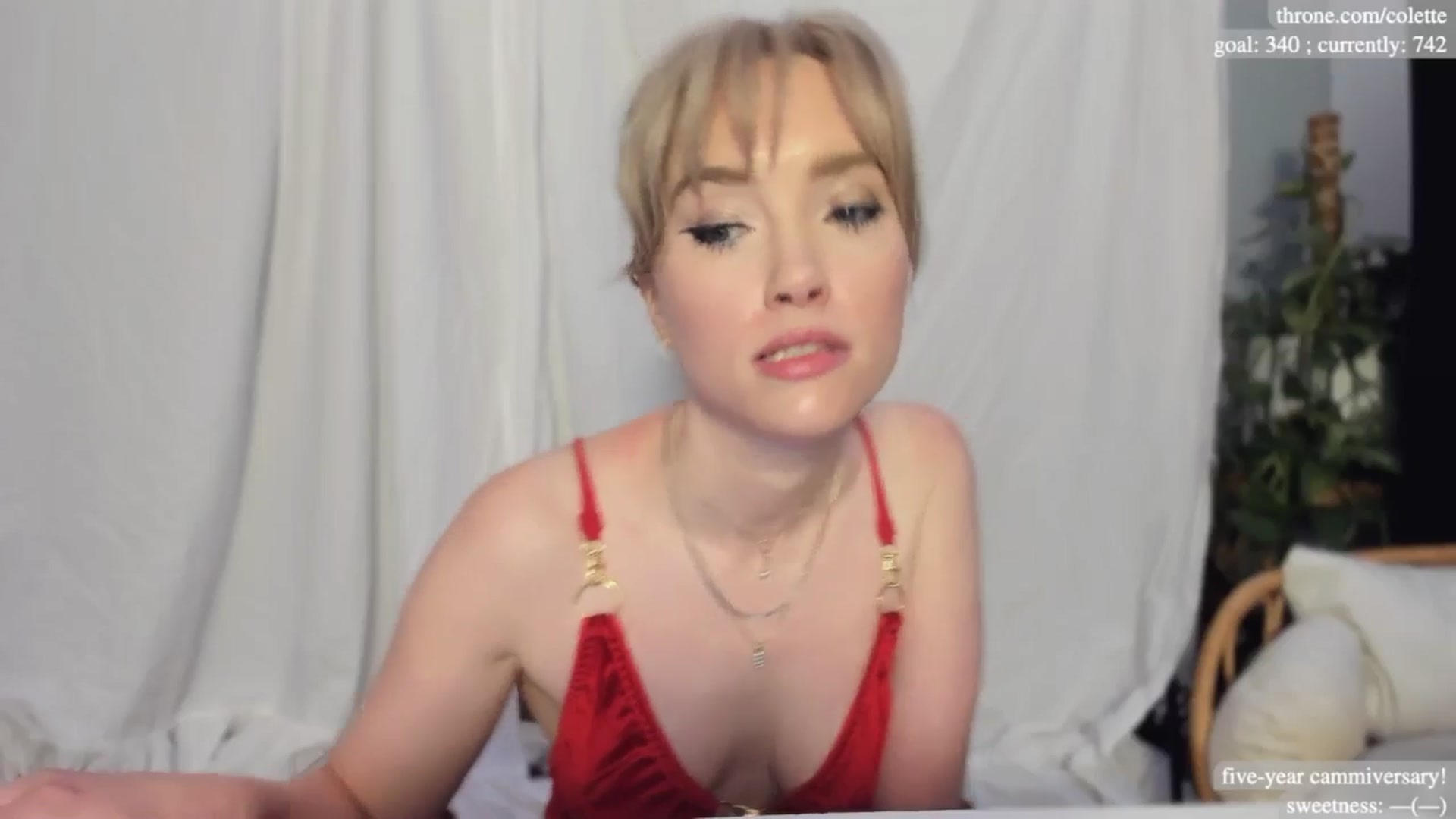 Gallery image thumbnail from coletteclaude's myfreecams stream on, 11/15/2024, 19:27 image 4 of 20