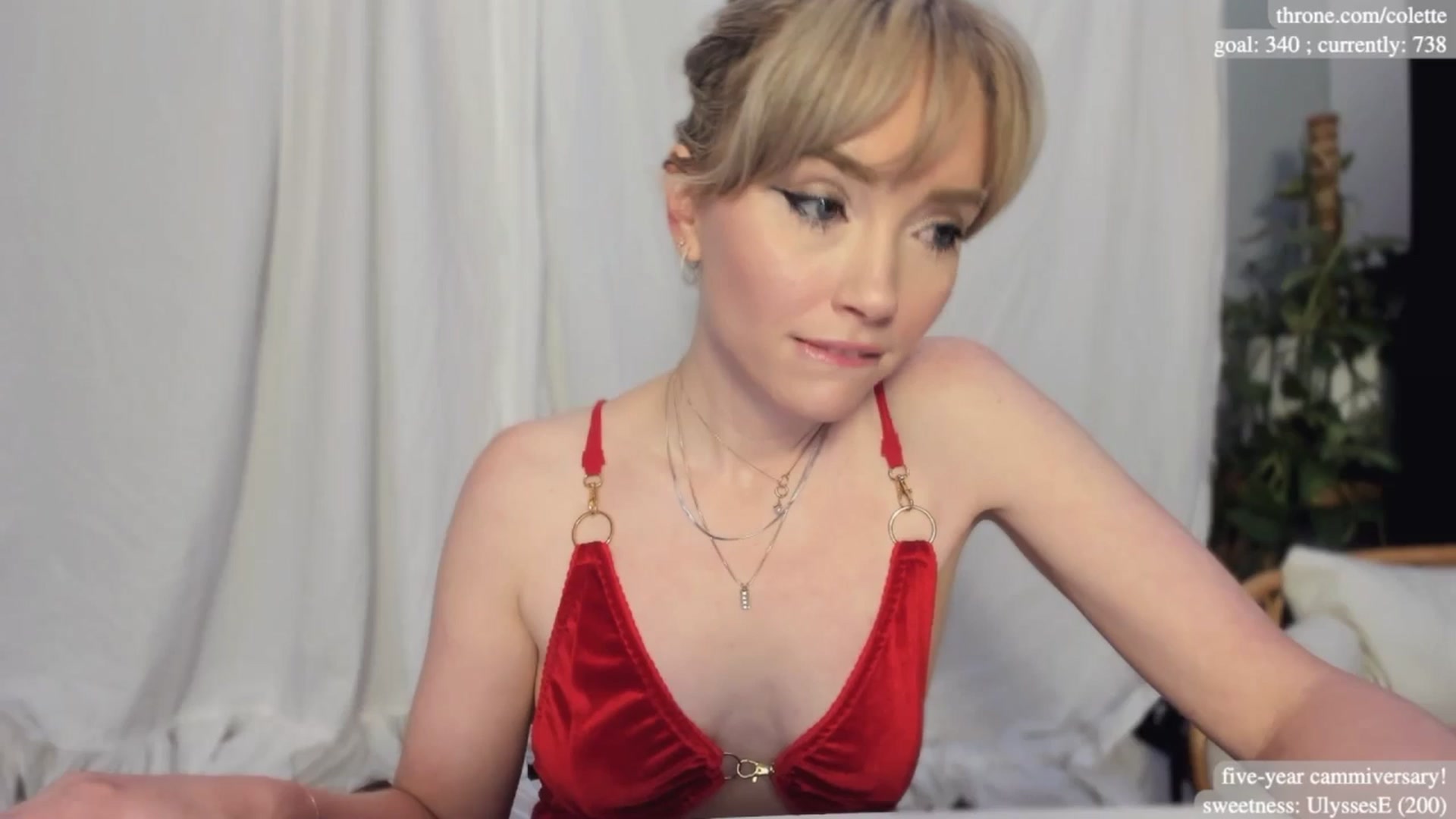 Gallery image thumbnail from coletteclaude's myfreecams stream on, 11/15/2024, 19:27 image 18 of 20