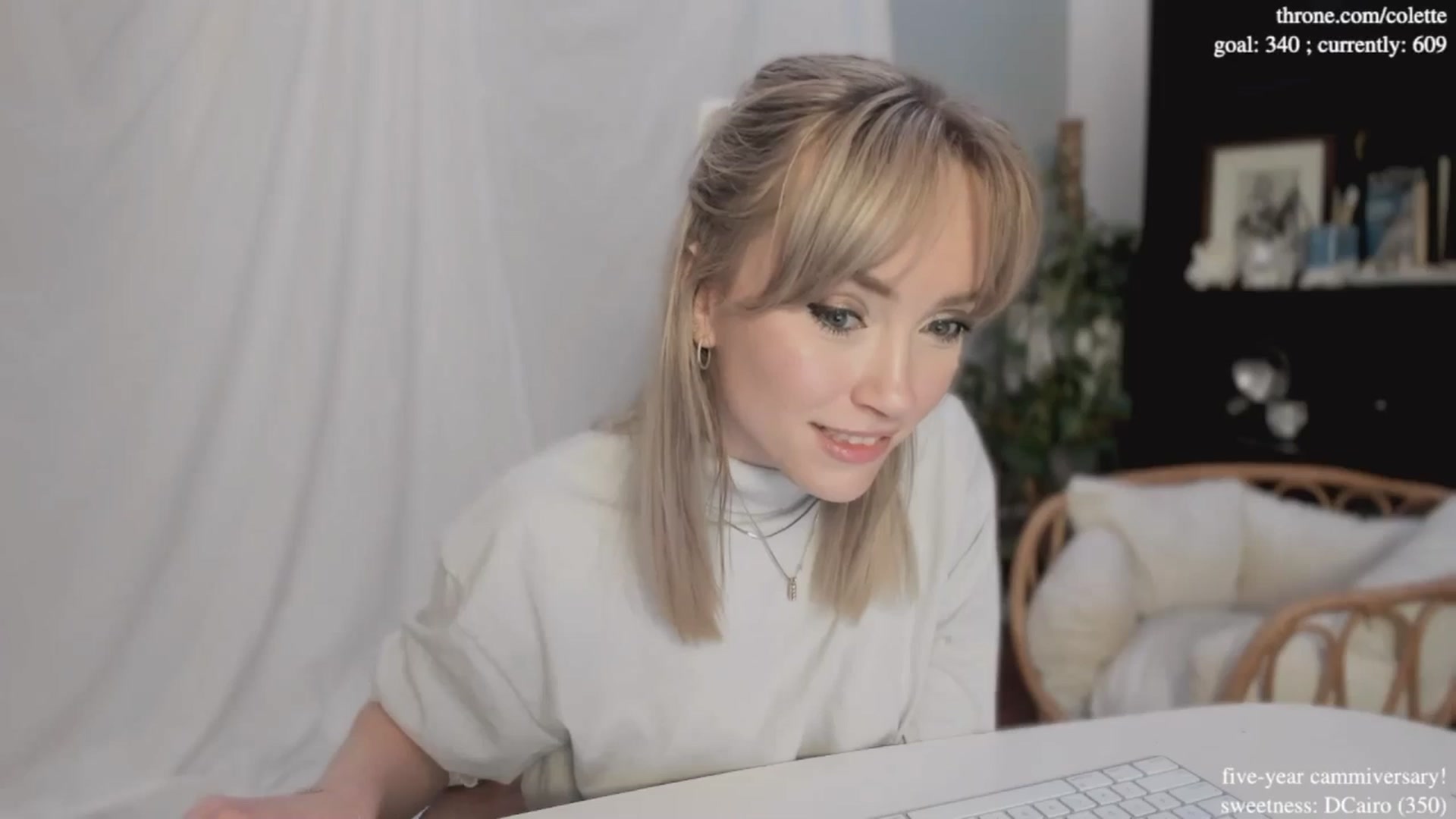 Gallery image thumbnail from coletteclaude's myfreecams stream on, 11/18/2024, 21:26 image 5 of 20