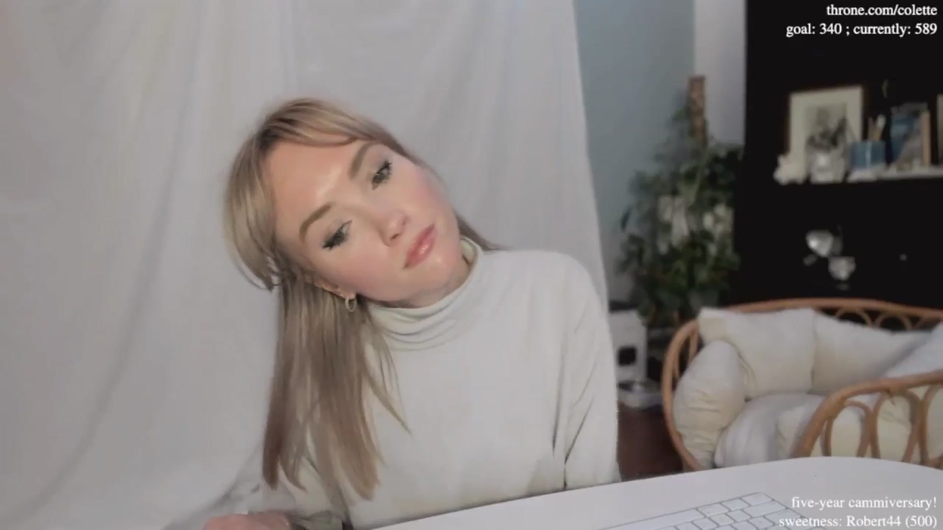 Gallery image thumbnail from coletteclaude's myfreecams stream on, 11/18/2024, 21:26 image 20 of 20