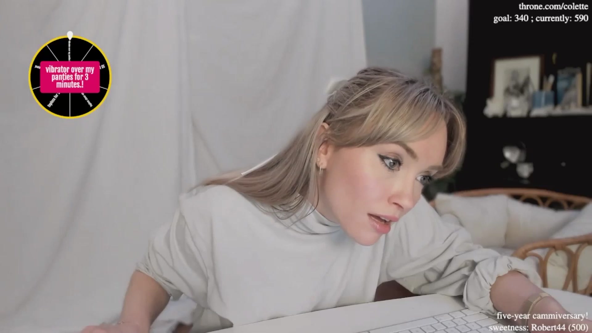 Gallery image thumbnail from coletteclaude's myfreecams stream on, 11/18/2024, 21:26 image 17 of 20