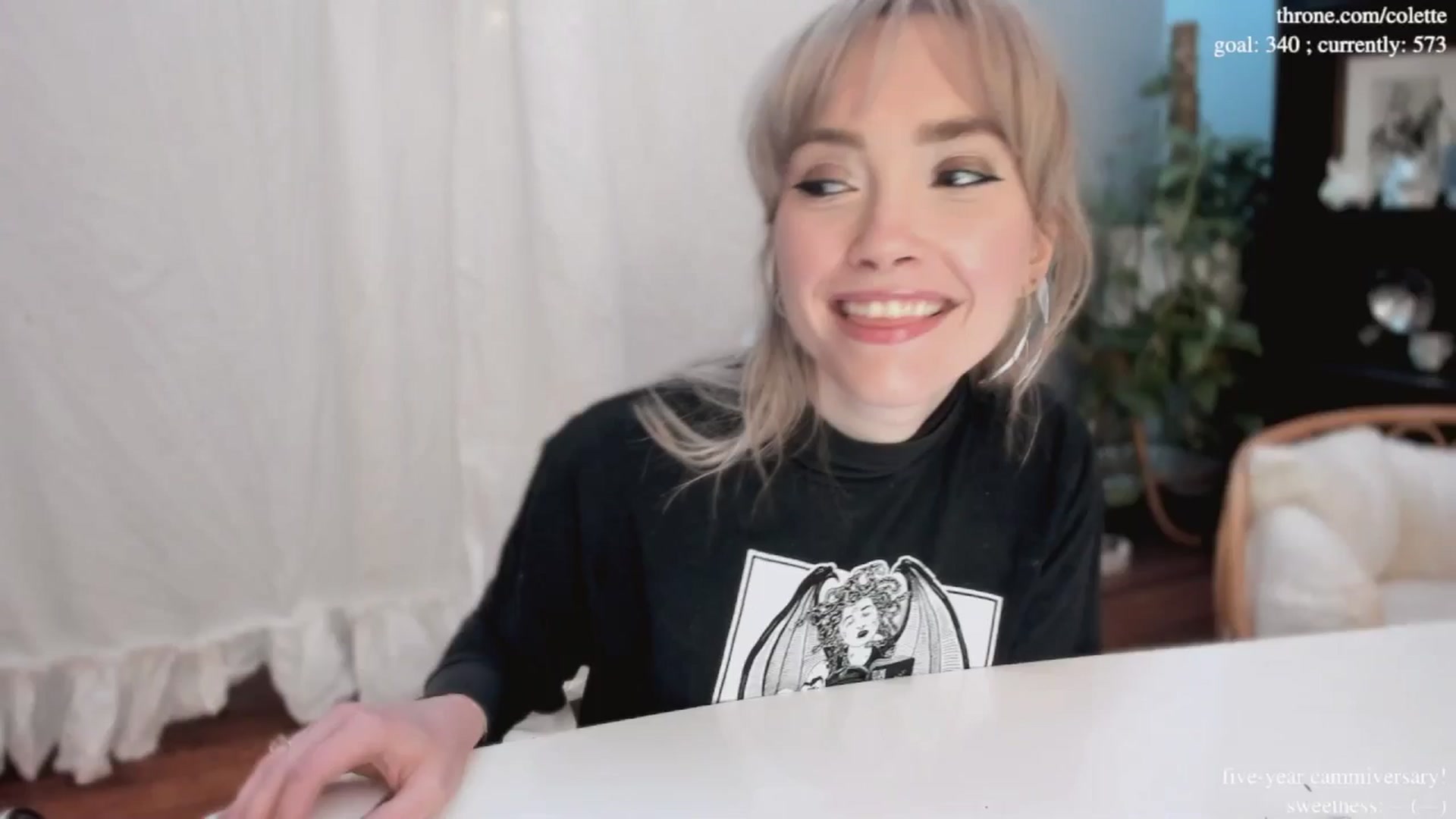 Gallery image thumbnail from coletteclaude's myfreecams stream on, 11/20/2024, 21:08 image 1 of 20