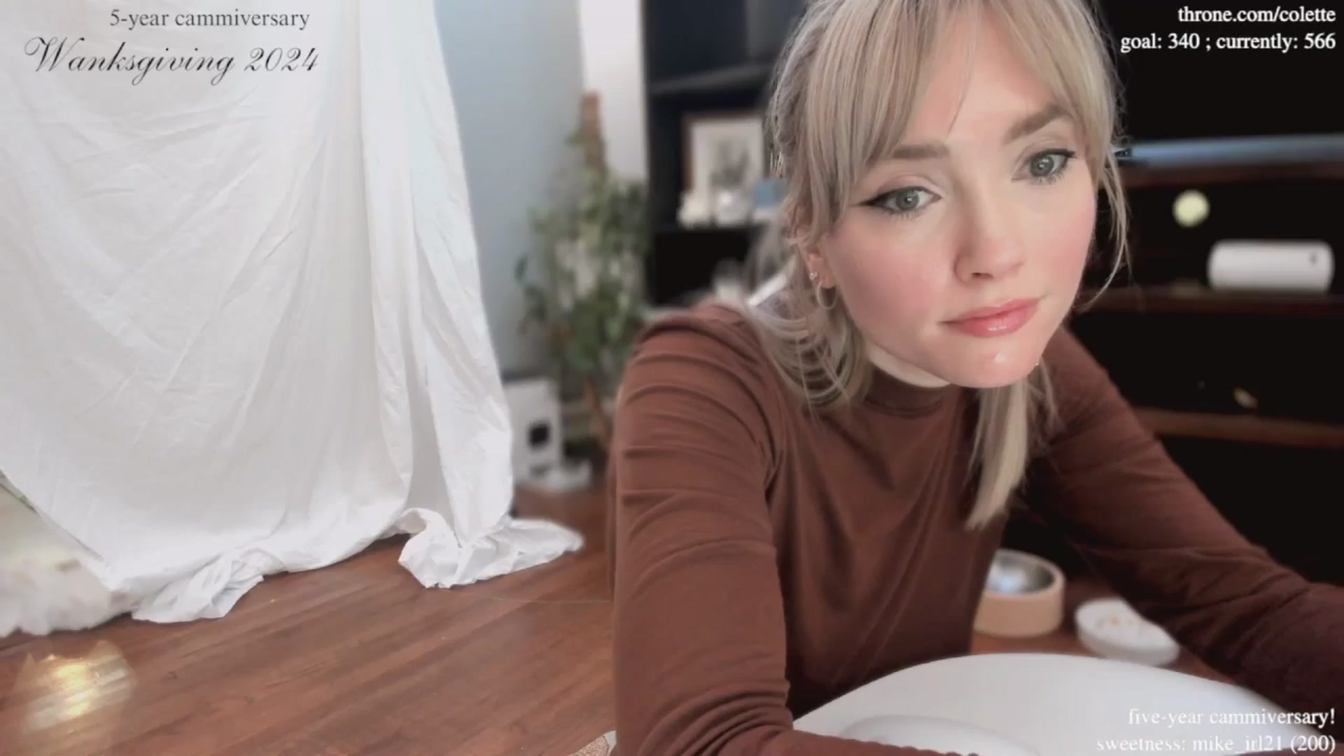 Gallery image thumbnail from coletteclaude's myfreecams stream on, 11/21/2024, 20:49 image 17 of 20