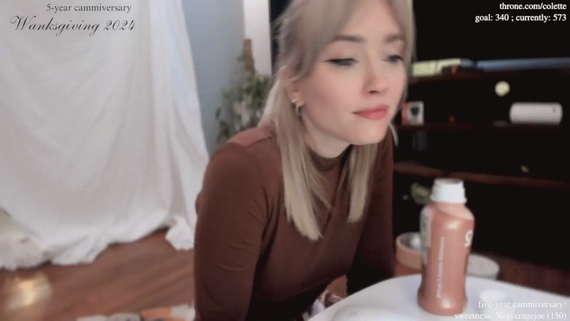 Gallery image thumbnail from coletteclaude's myfreecams stream on, 11/21/2024, 20:49 image 8 of 20