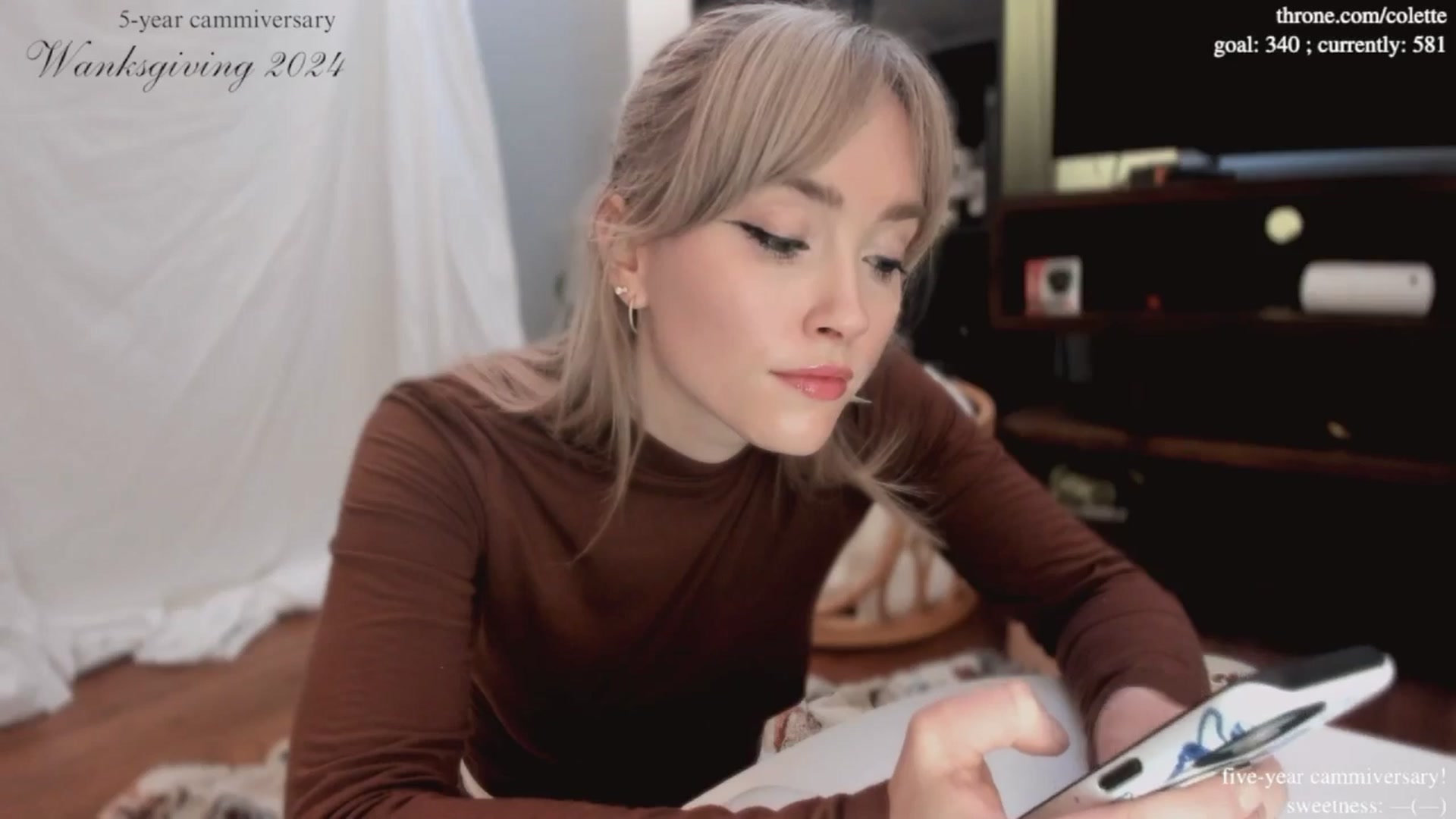 Gallery image thumbnail from coletteclaude's myfreecams stream on, 11/21/2024, 20:49 image 2 of 20