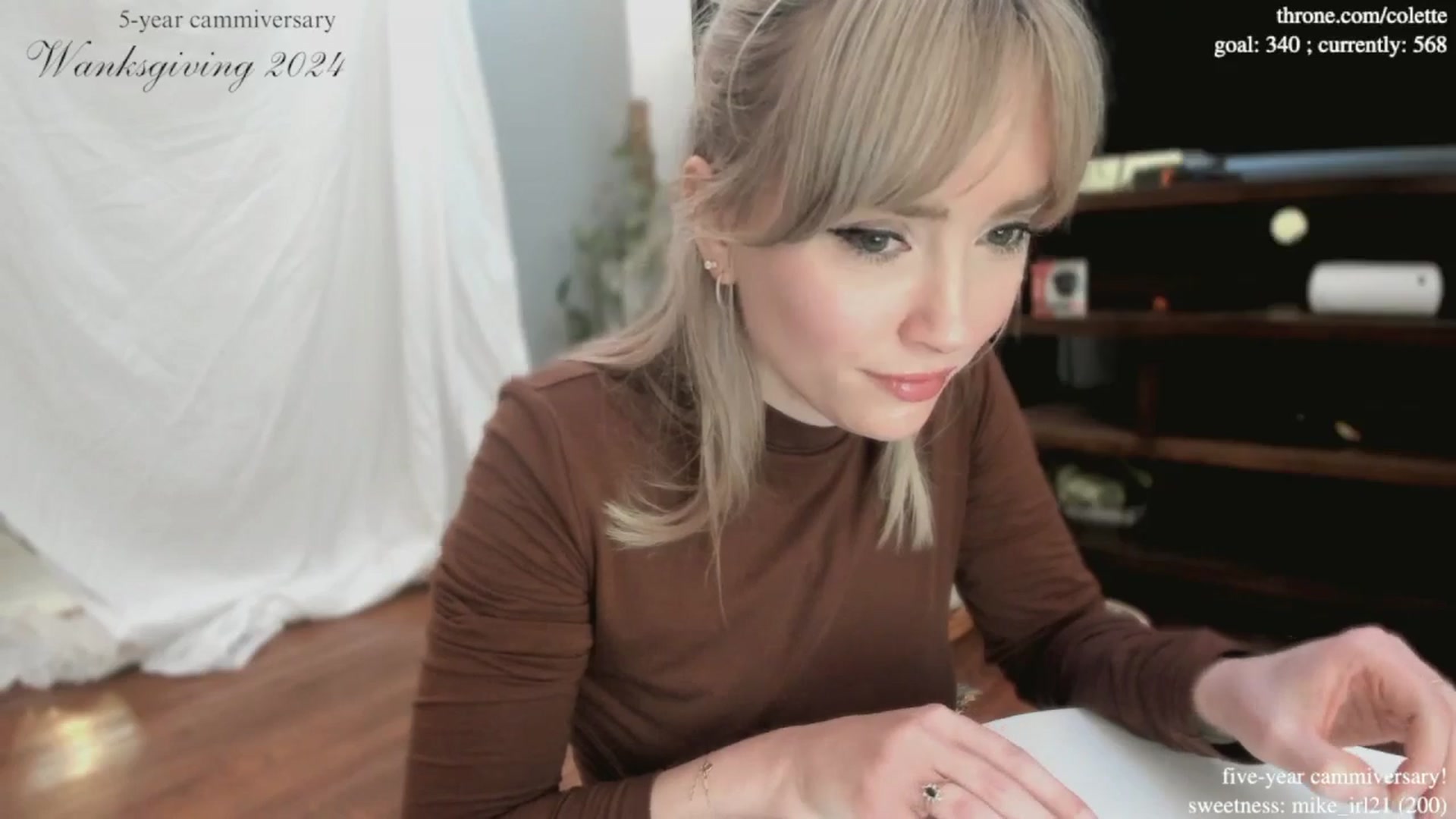 Gallery image thumbnail from coletteclaude's myfreecams stream on, 11/21/2024, 20:49 image 14 of 20
