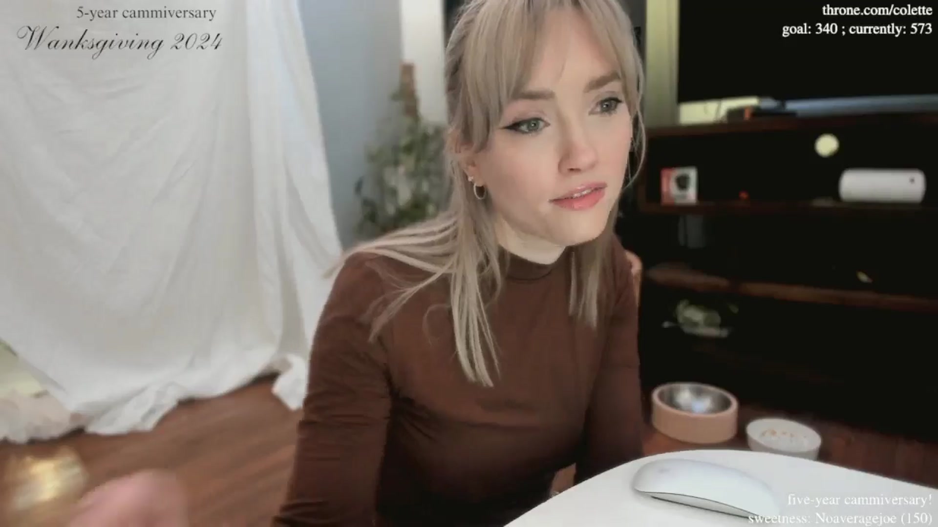 Gallery image thumbnail from coletteclaude's myfreecams stream on, 11/21/2024, 20:49 image 9 of 20