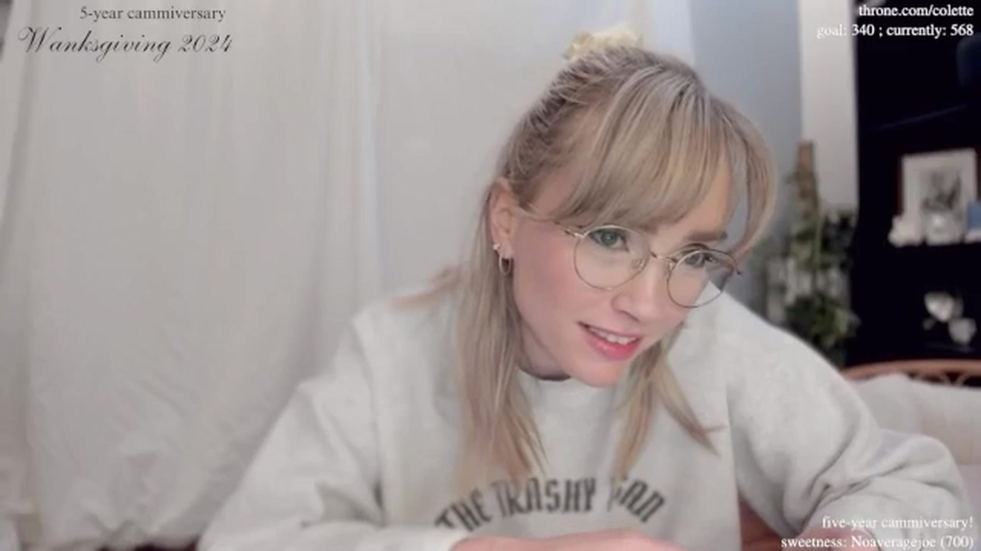 Gallery image thumbnail from coletteclaude's myfreecams stream on, 11/22/2024, 21:16 image 13 of 20