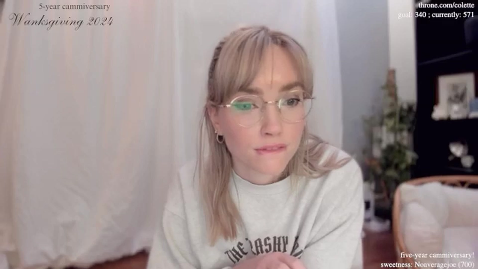 Gallery image thumbnail from coletteclaude's myfreecams stream on, 11/22/2024, 21:16 image 20 of 20