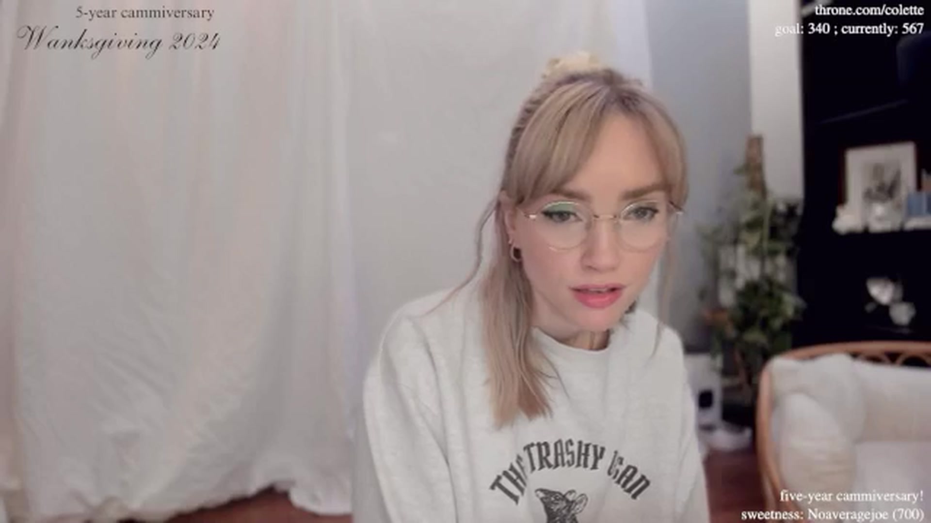 Gallery image thumbnail from coletteclaude's myfreecams stream on, 11/22/2024, 21:16 image 2 of 20
