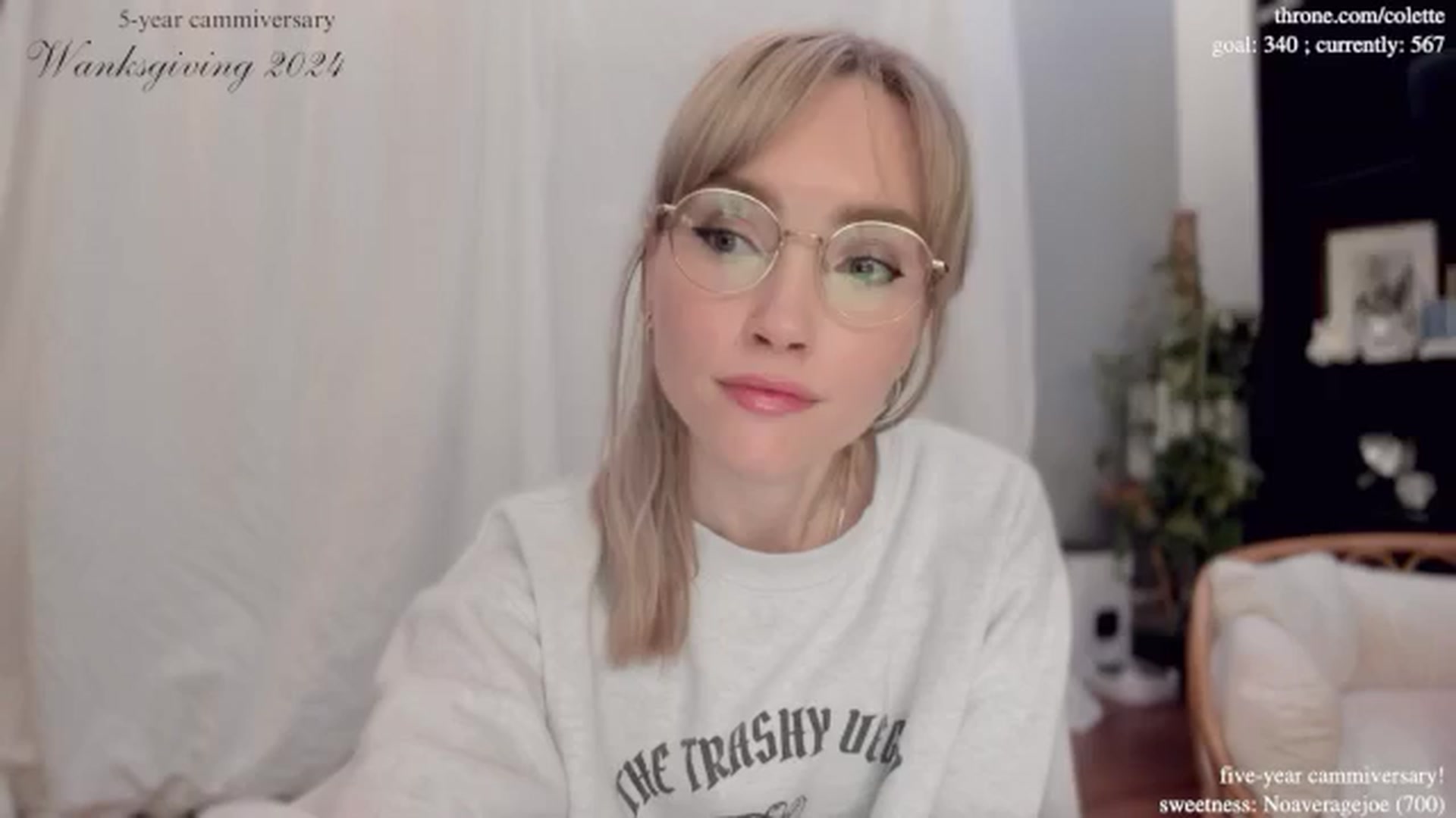 Gallery image thumbnail from coletteclaude's myfreecams stream on, 11/22/2024, 21:16 image 7 of 20