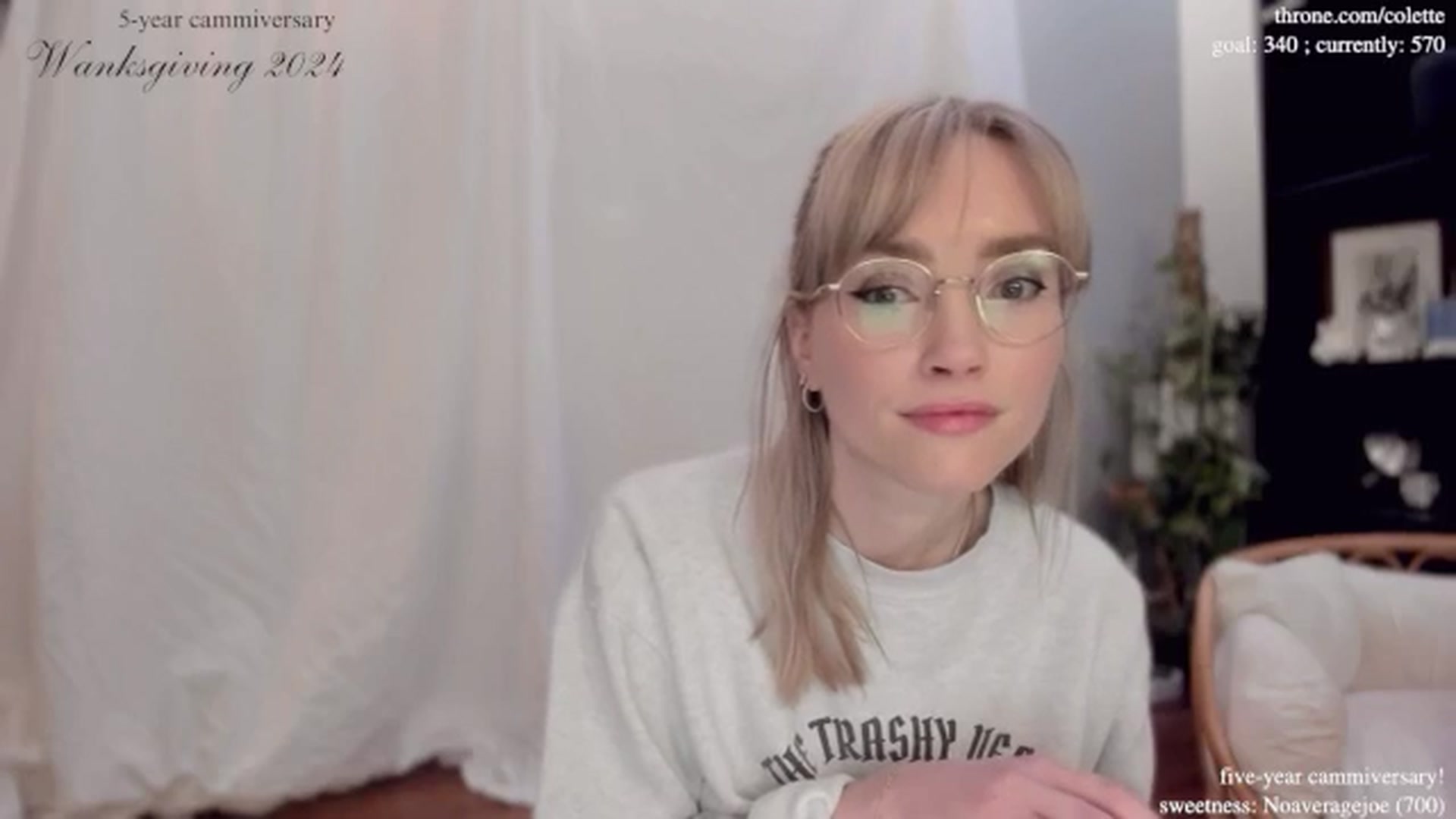 Gallery image thumbnail from coletteclaude's myfreecams stream on, 11/22/2024, 21:16 image 19 of 20