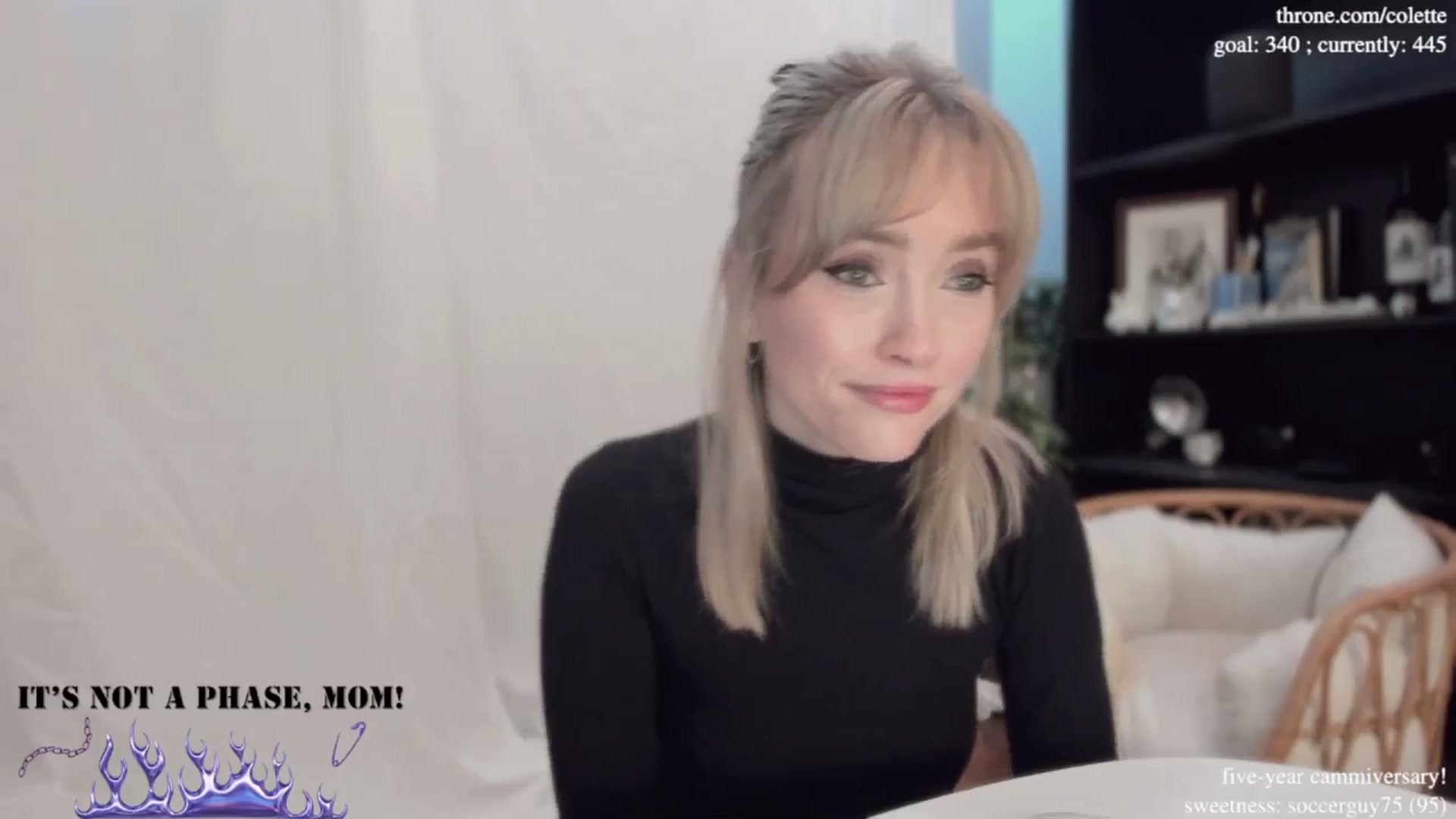 Gallery image thumbnail from coletteclaude's myfreecams stream on, 11/25/2024, 18:22 image 20 of 20