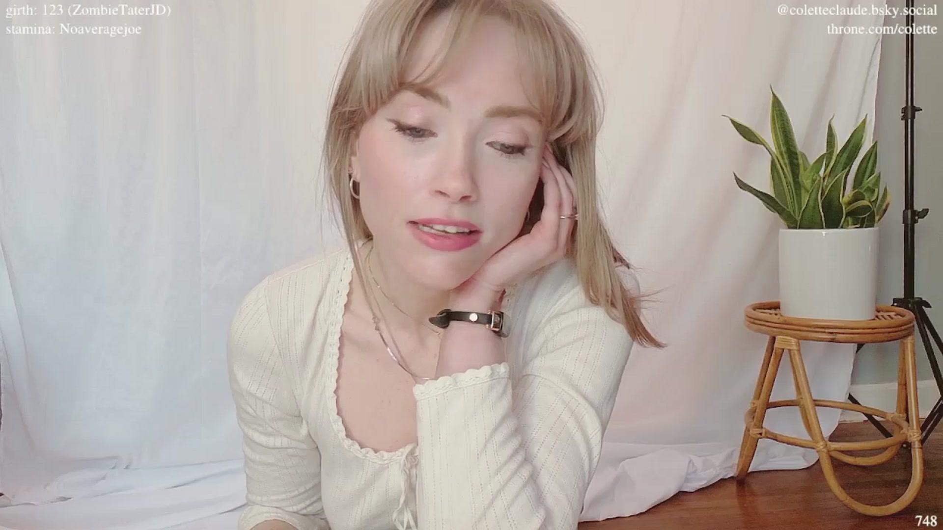 Gallery image thumbnail from coletteclaude's myfreecams stream on, 03/03/2025, 21:09 image 14 of 20
