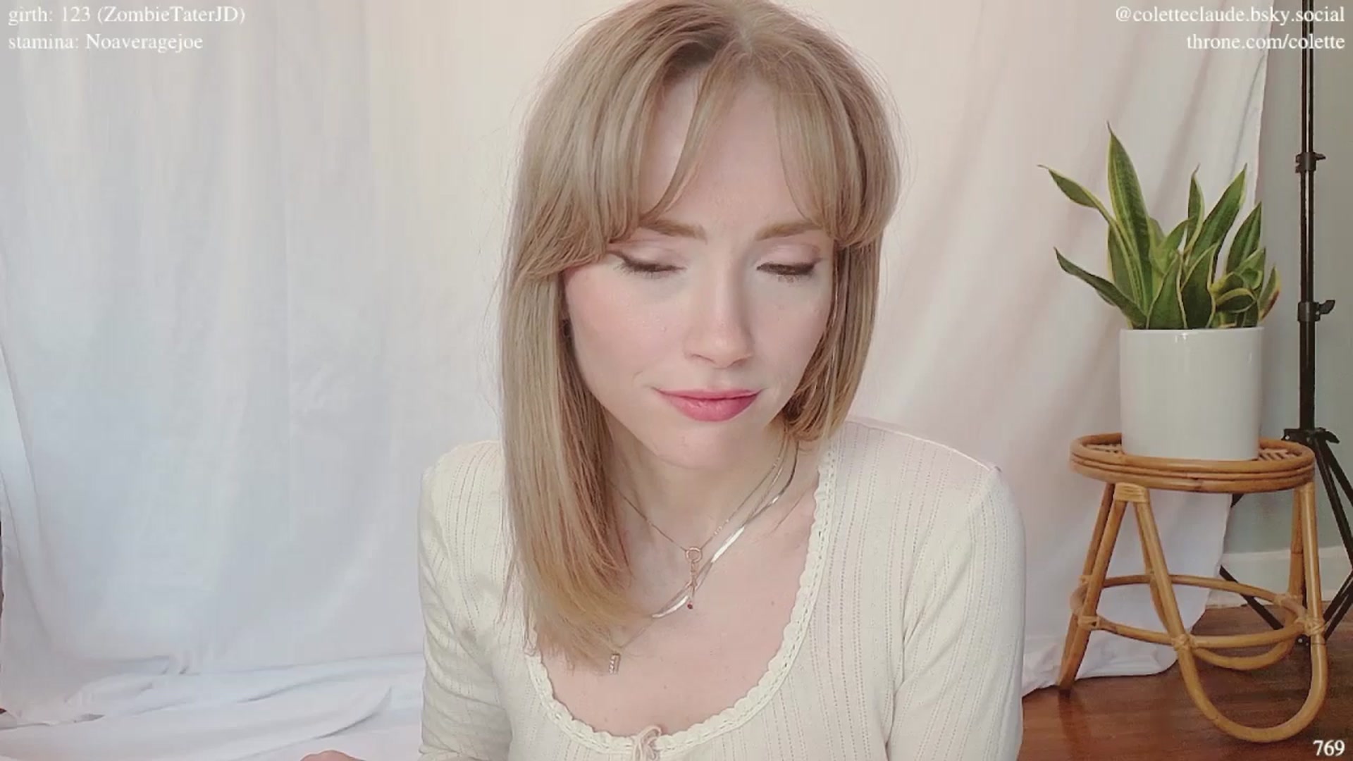 Gallery image thumbnail from coletteclaude's myfreecams stream on, 03/03/2025, 21:09 image 13 of 20