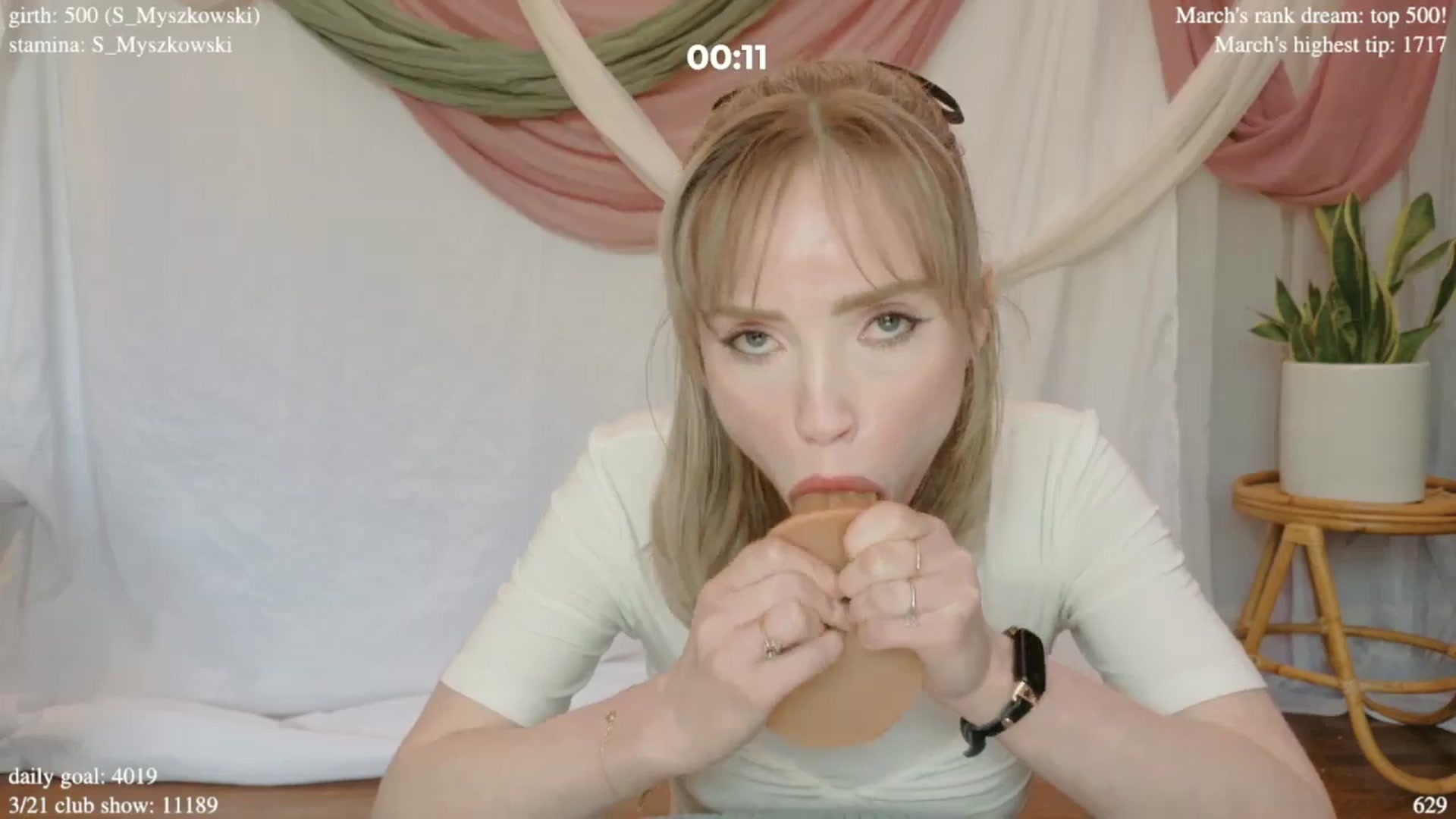 Gallery image thumbnail from coletteclaude's myfreecams stream on, 03/19/2025, 19:53 image 5 of 20