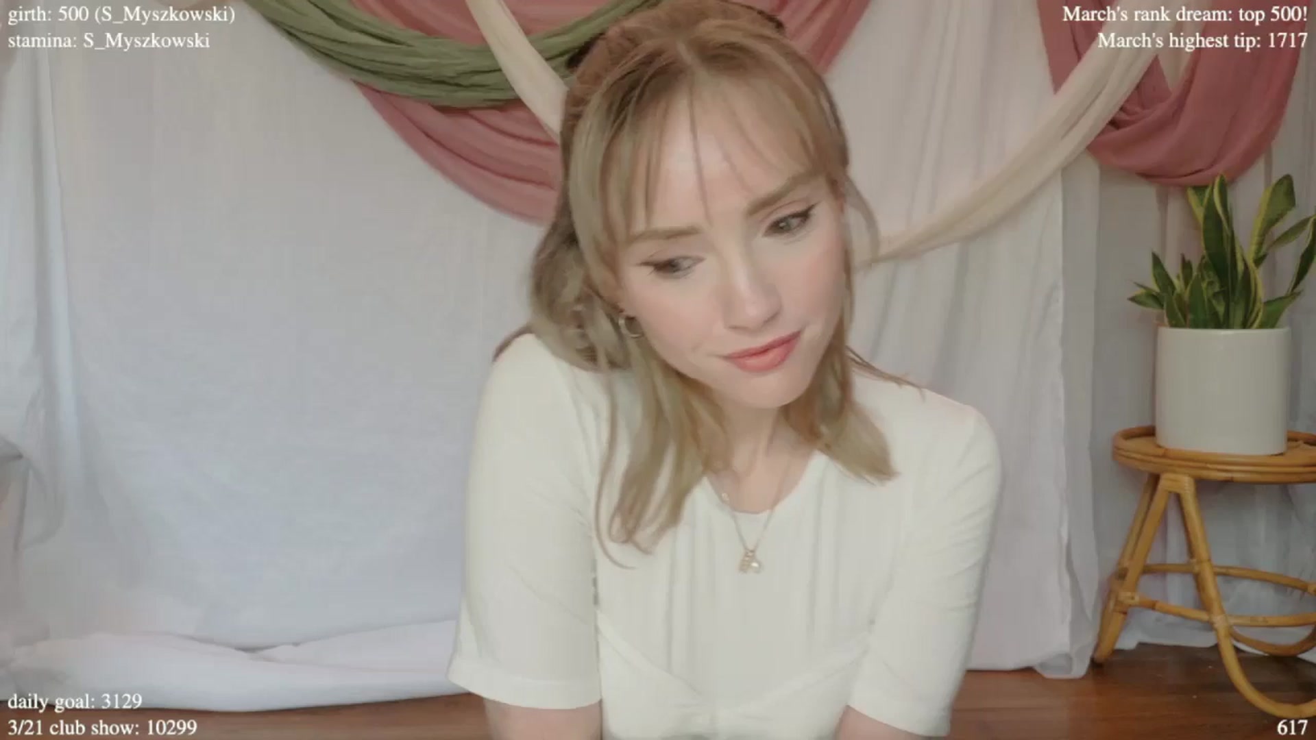Gallery image thumbnail from coletteclaude's myfreecams stream on, 03/19/2025, 19:53 image 12 of 20