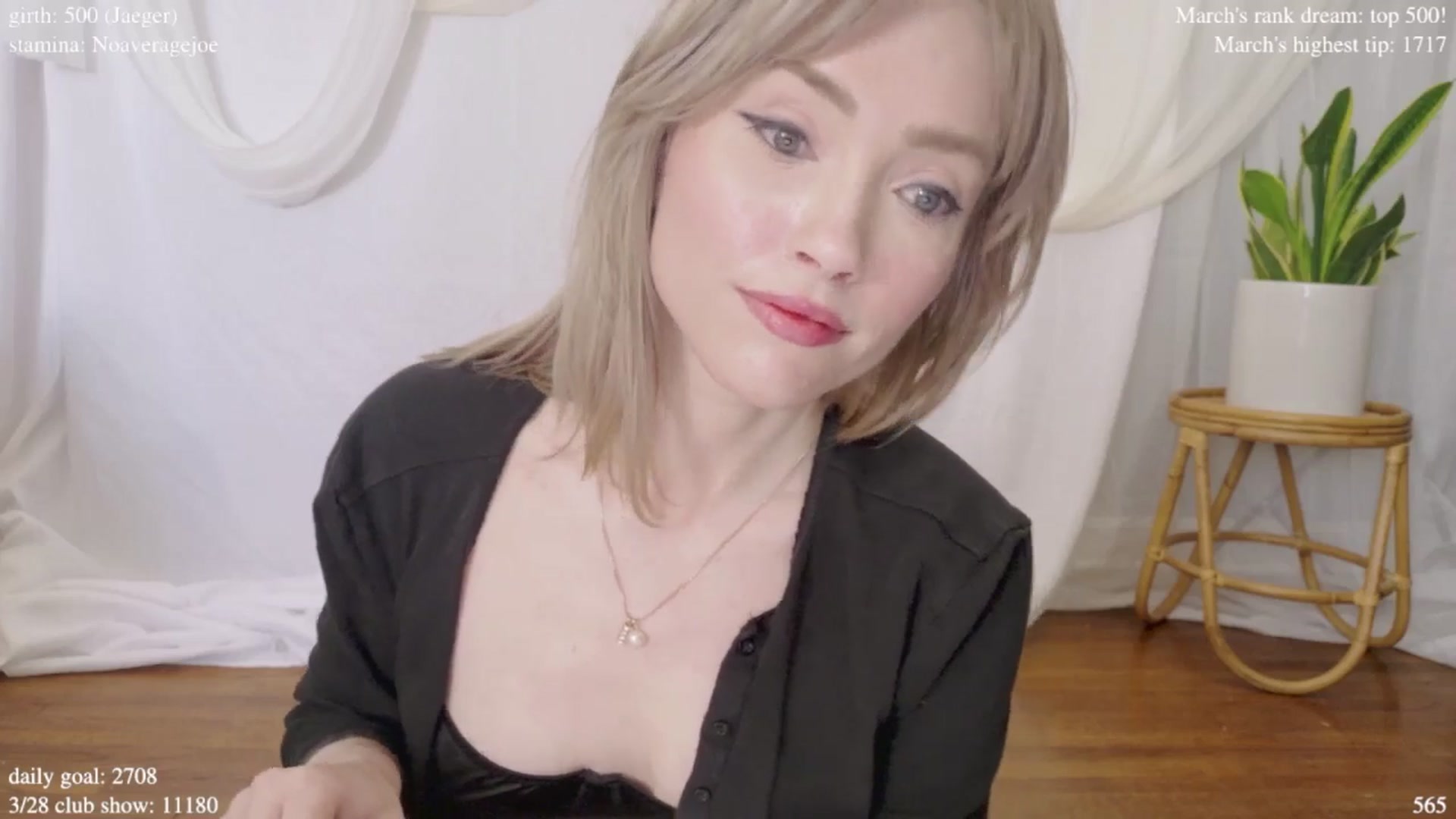 Gallery image thumbnail from coletteclaude's myfreecams stream on, 03/24/2025, 19:45 image 20 of 20