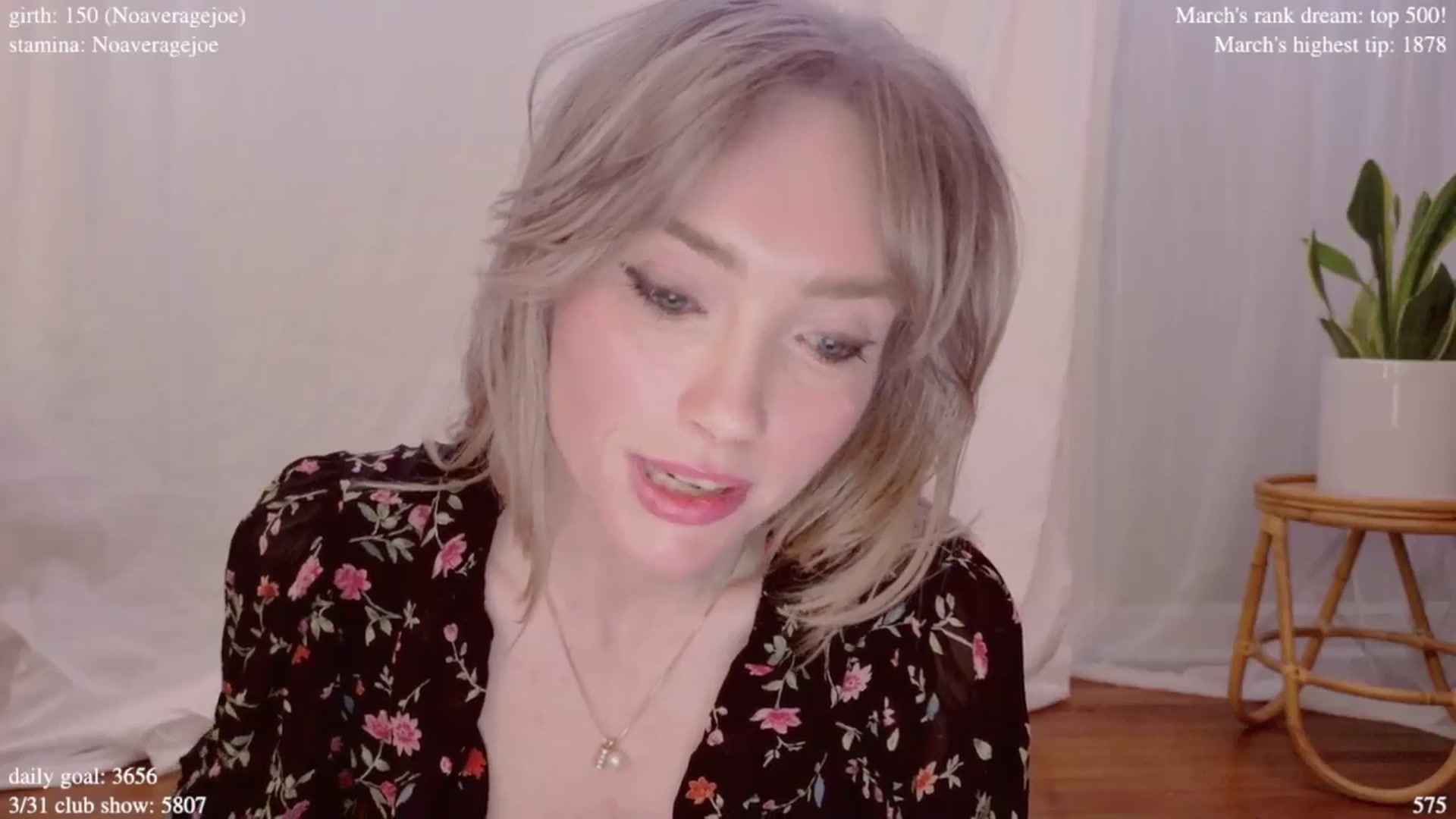Gallery image thumbnail from coletteclaude's myfreecams stream on, 03/31/2025, 19:45 image 12 of 20
