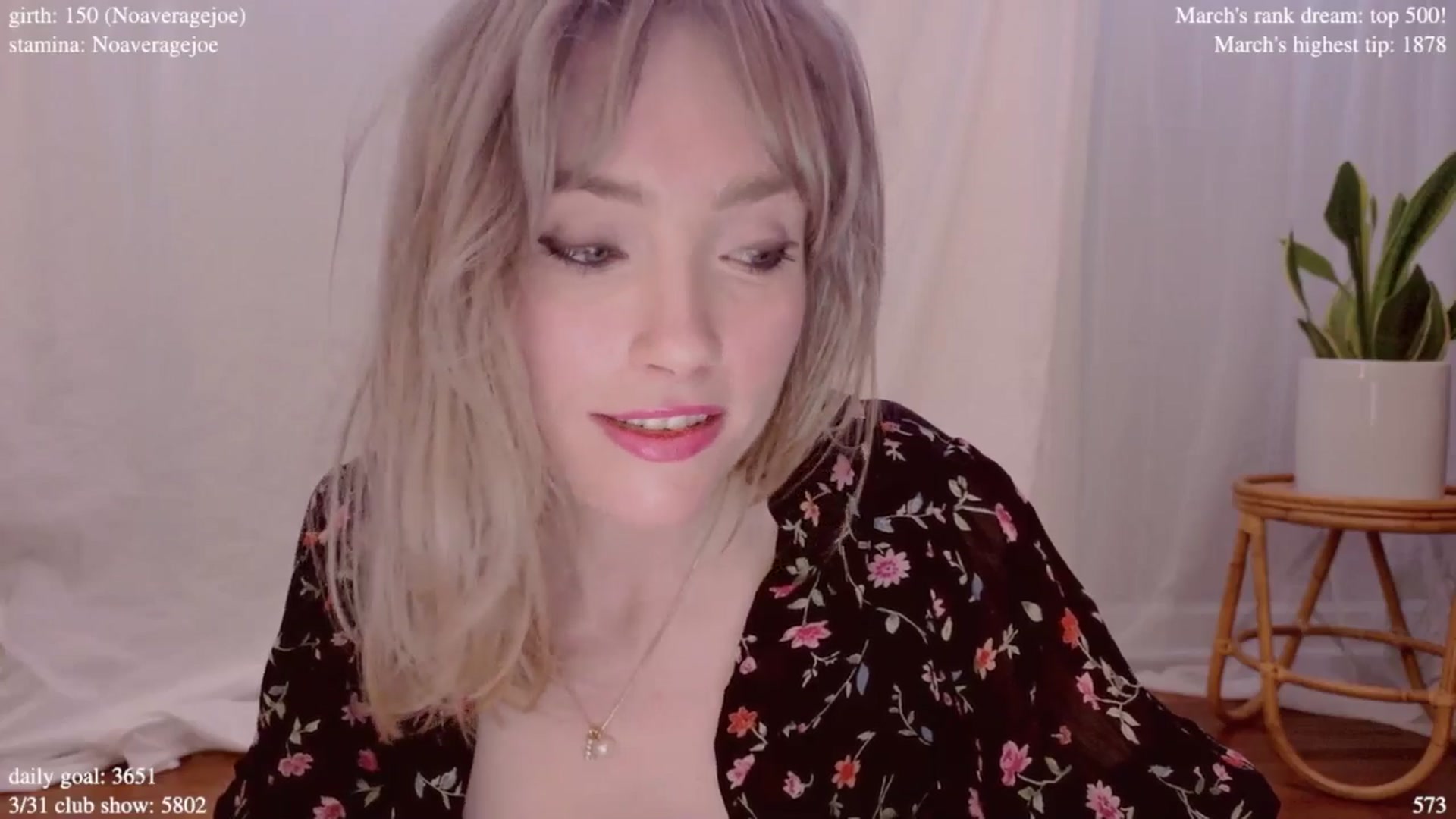 Gallery image thumbnail from coletteclaude's myfreecams stream on, 03/31/2025, 19:45 image 16 of 20