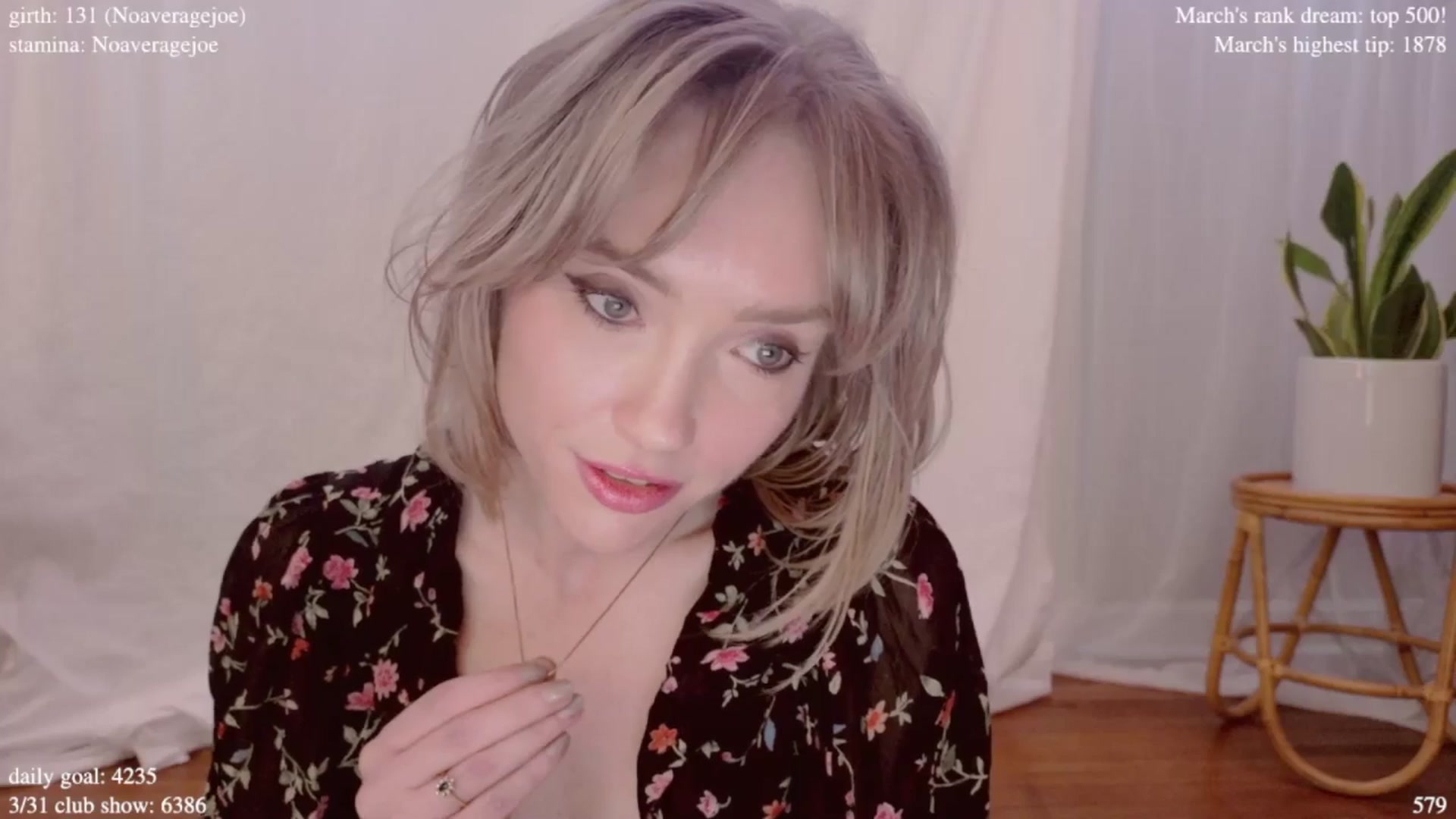 Gallery image thumbnail from coletteclaude's myfreecams stream on, 03/31/2025, 19:45 image 6 of 20