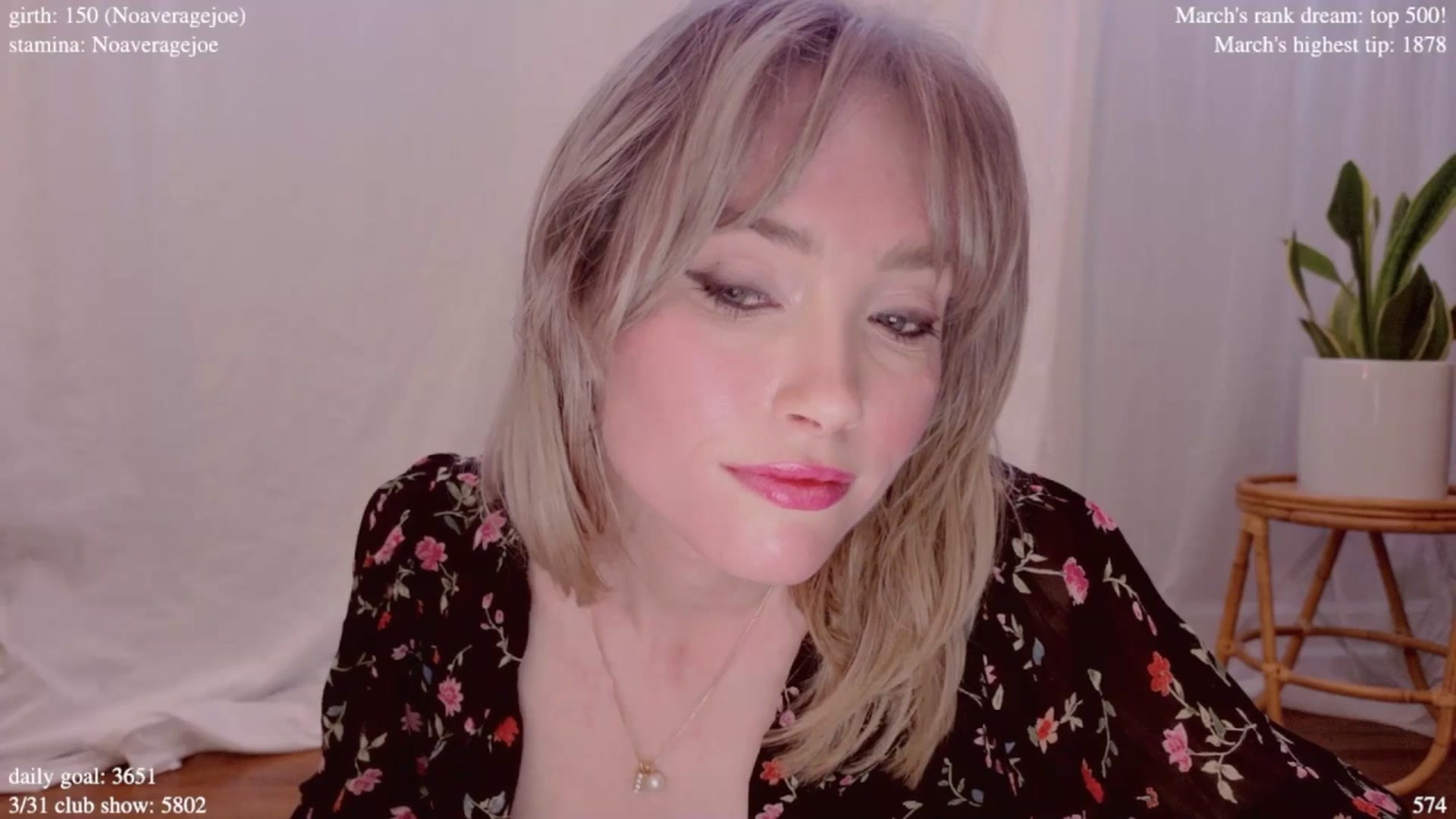 Gallery image thumbnail from coletteclaude's myfreecams stream on, 03/31/2025, 19:45 image 17 of 20