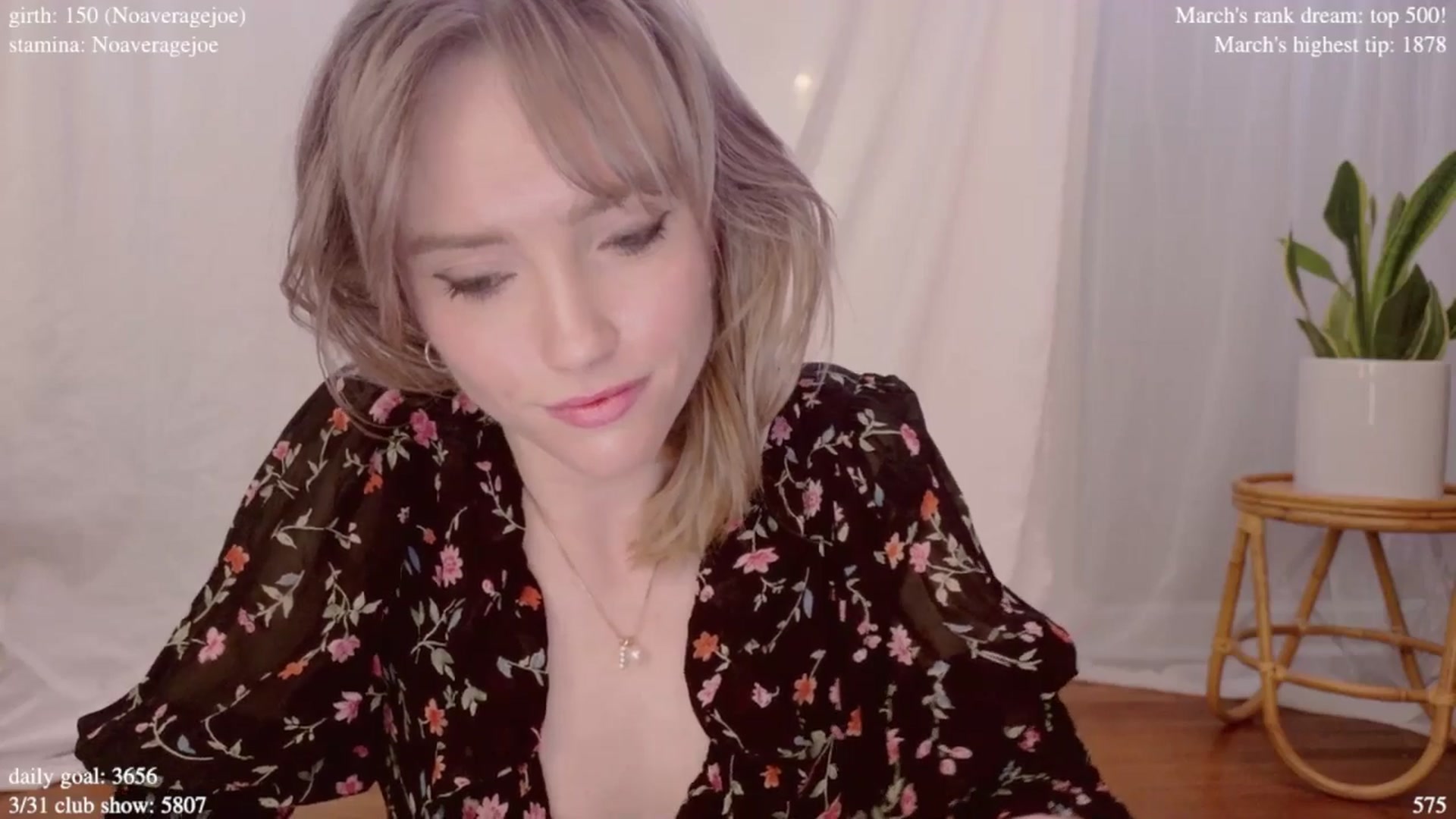 Gallery image thumbnail from coletteclaude's myfreecams stream on, 03/31/2025, 19:45 image 13 of 20