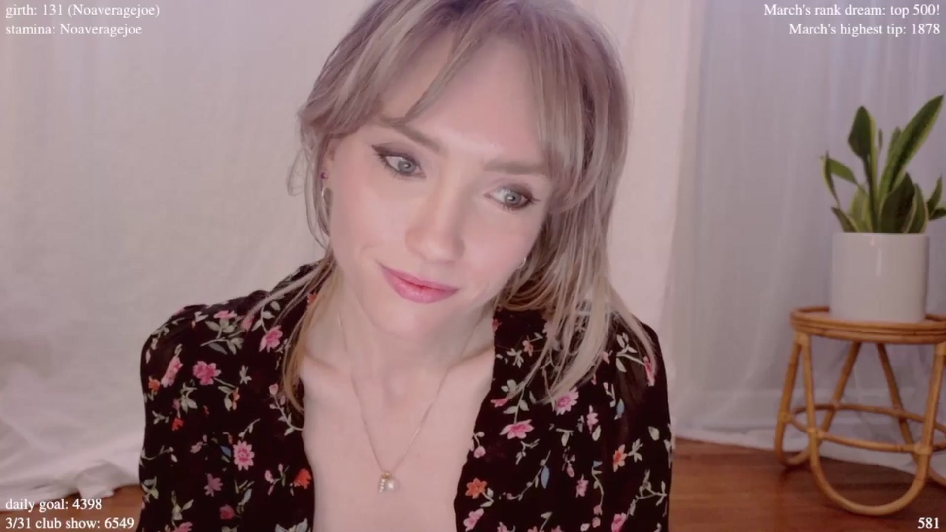 Gallery image thumbnail from coletteclaude's myfreecams stream on, 03/31/2025, 19:45 image 4 of 20