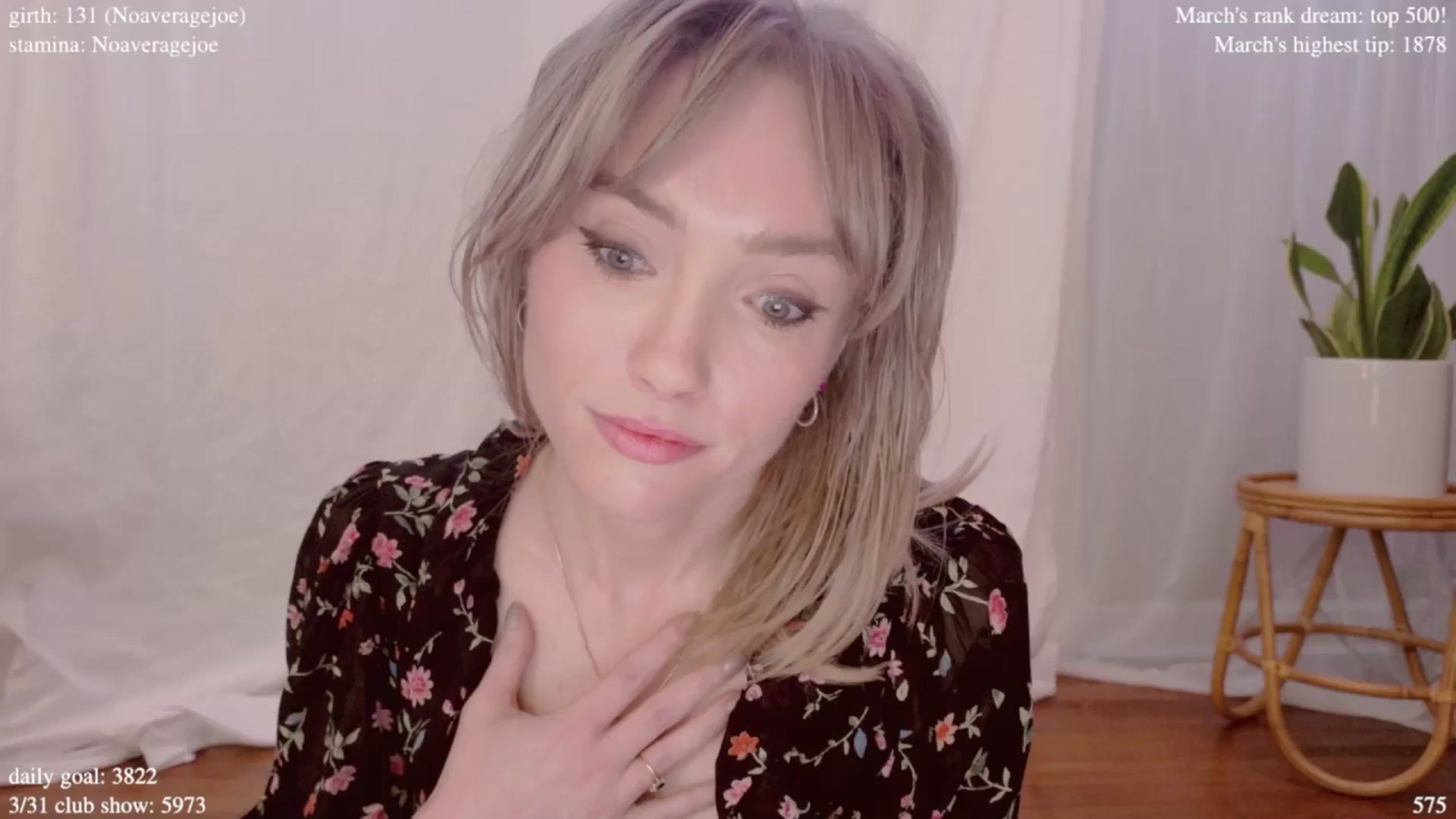 Gallery image thumbnail from coletteclaude's myfreecams stream on, 03/31/2025, 19:45 image 7 of 20