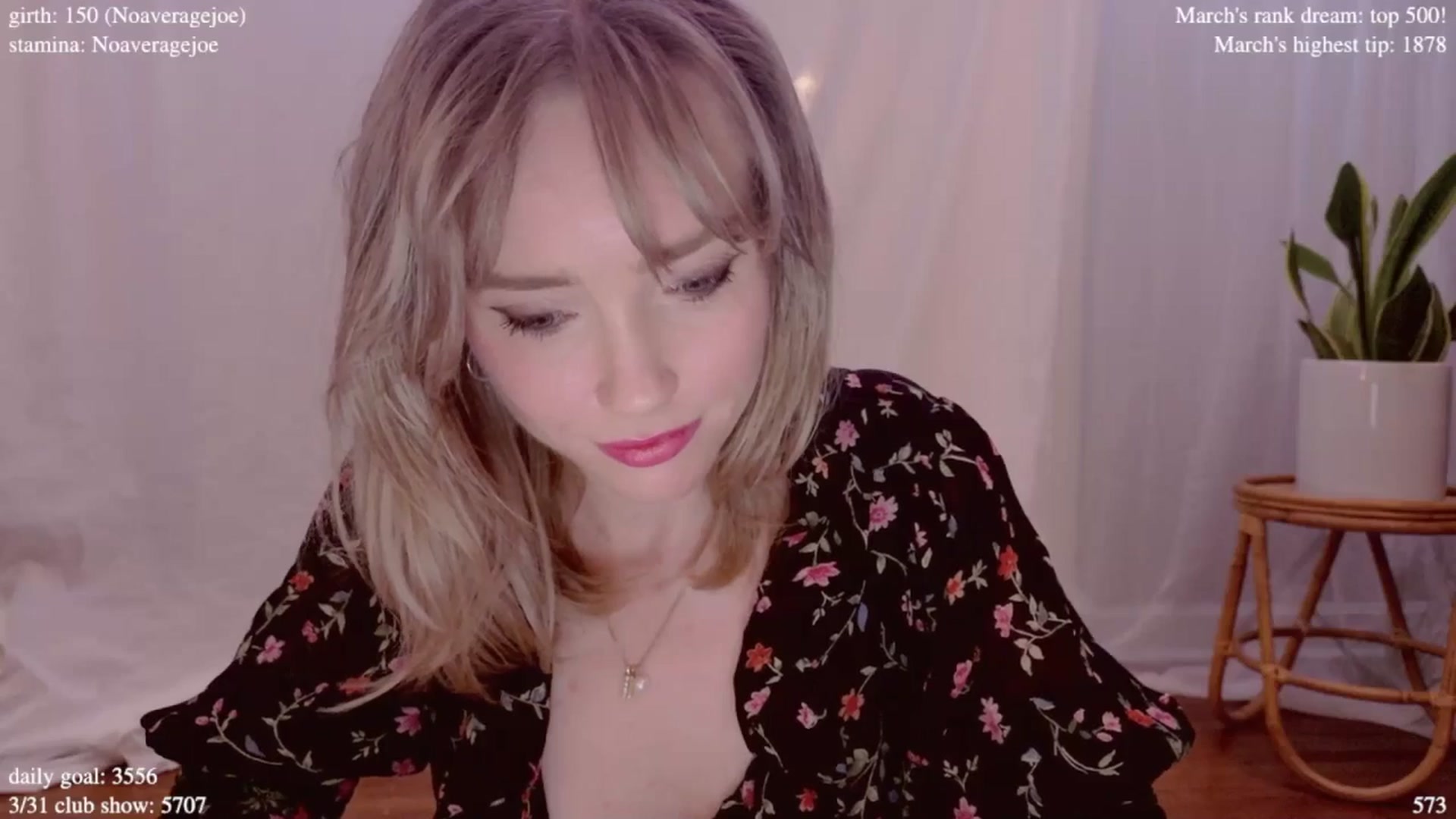 Gallery image thumbnail from coletteclaude's myfreecams stream on, 03/31/2025, 19:45 image 19 of 20