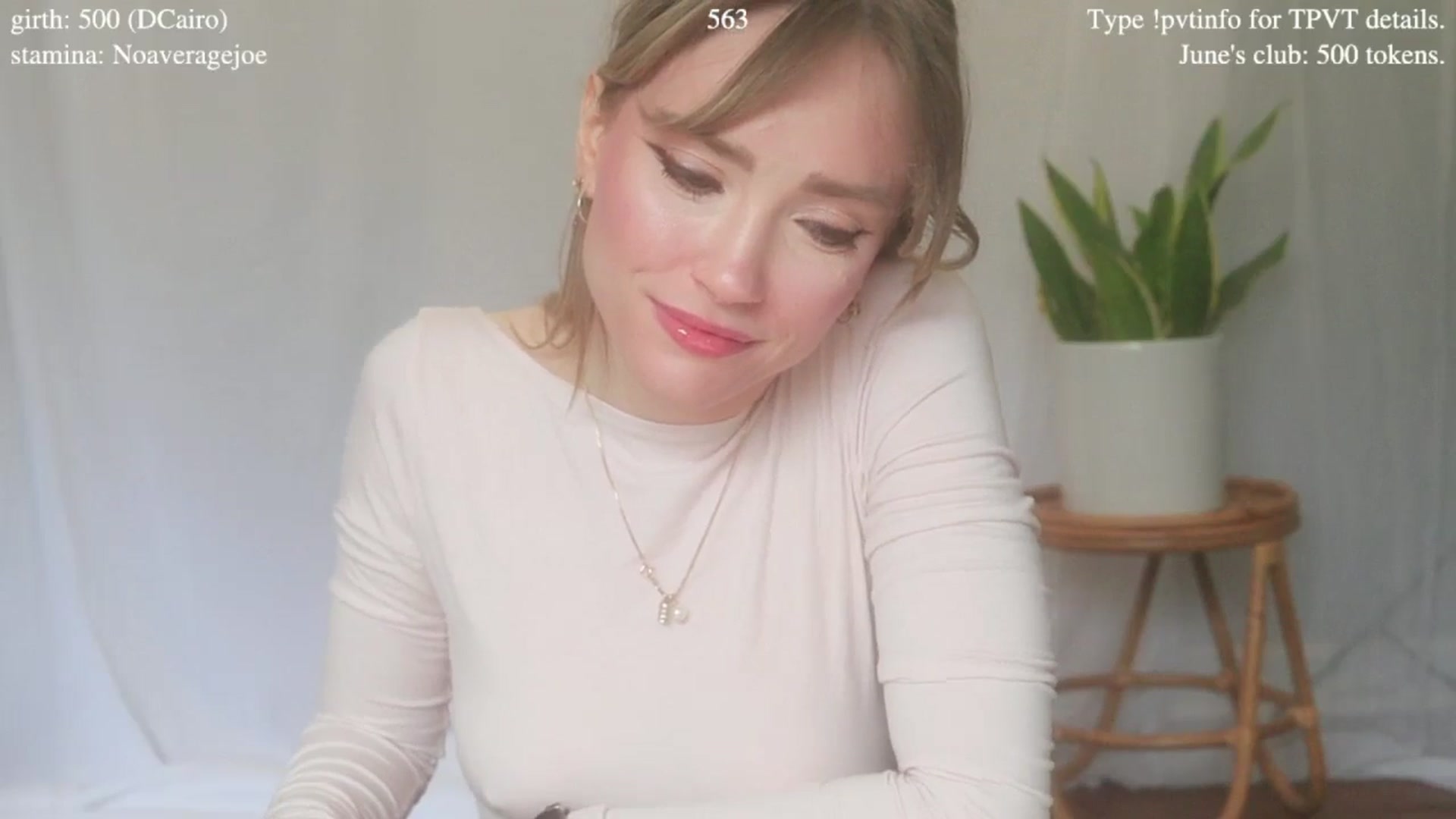 Gallery image thumbnail from coletteclaude's myfreecams stream on, 06/04/2025, 20:33 image 5 of 20