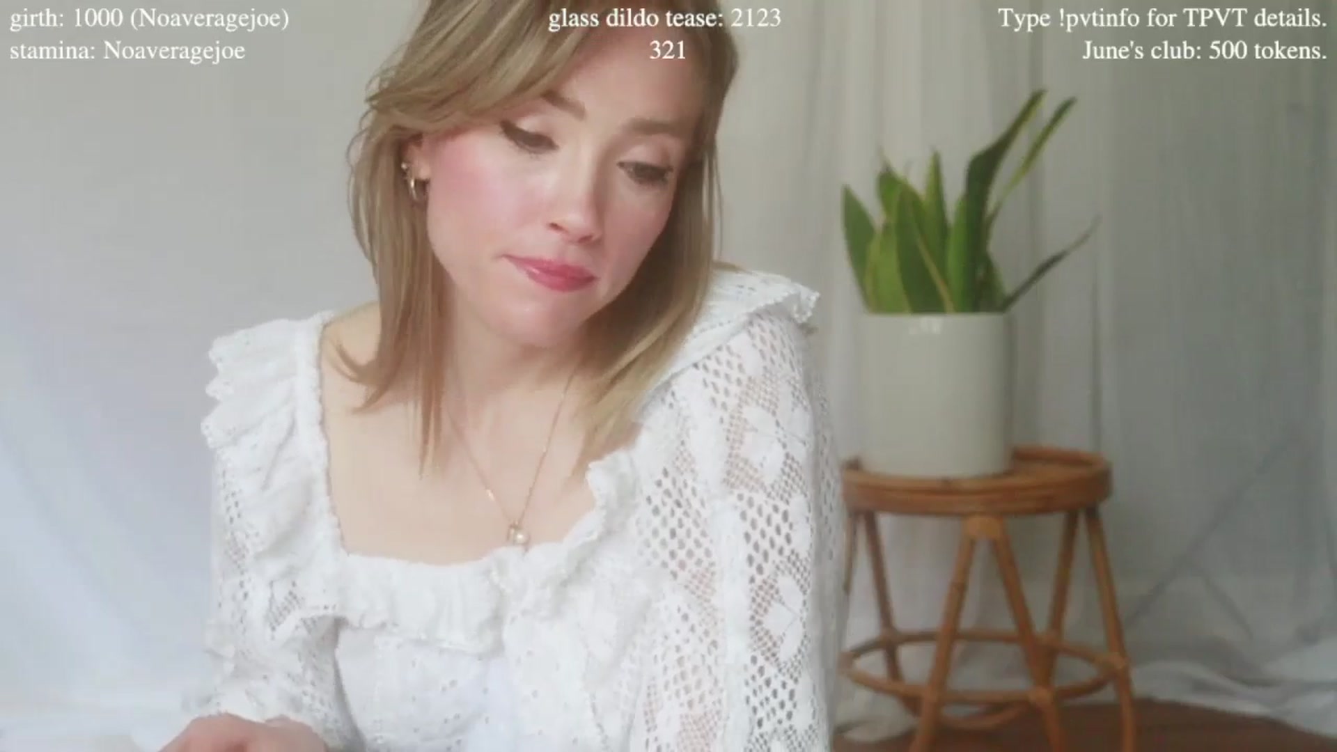 Gallery image thumbnail from coletteclaude's myfreecams stream on, 06/05/2025, 20:18 image 16 of 20