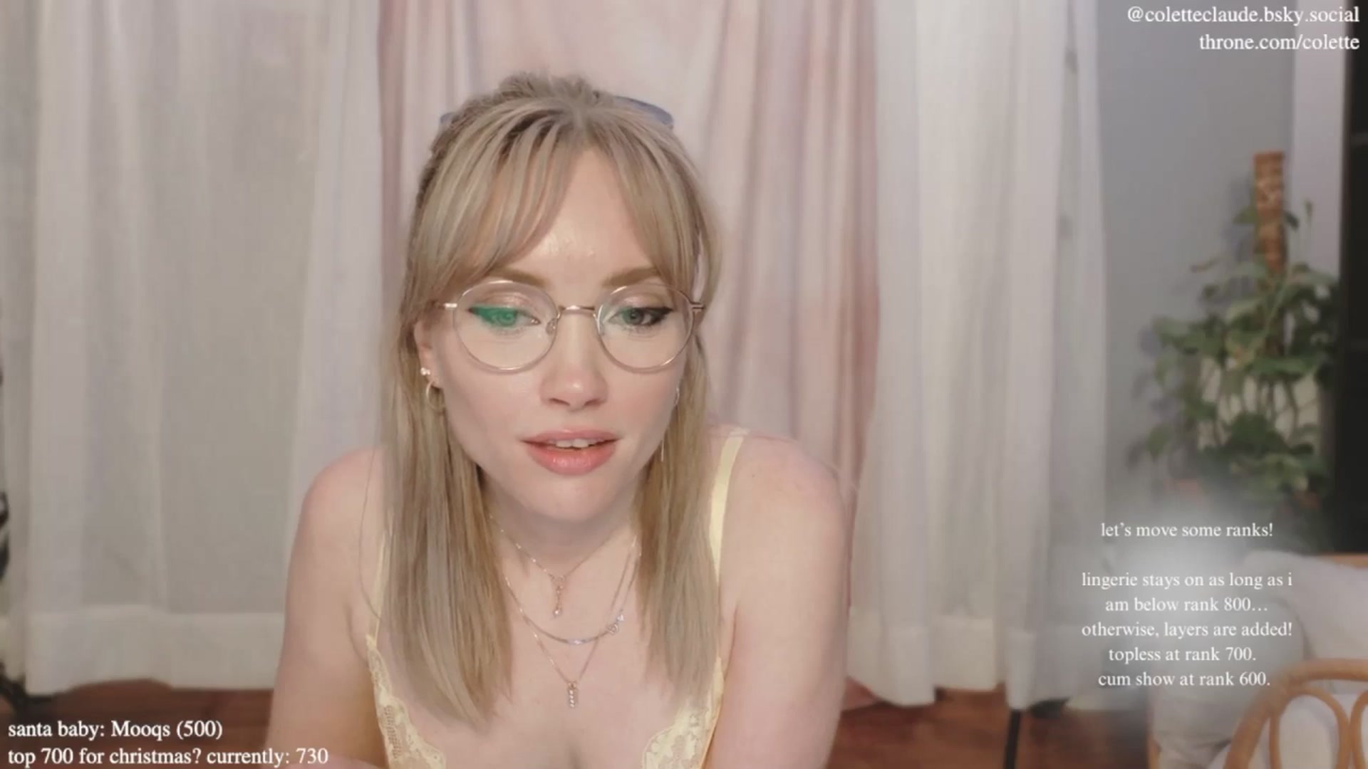 Gallery image thumbnail from coletteclaus's myfreecams stream on, 12/17/2024, 21:32 image 14 of 20