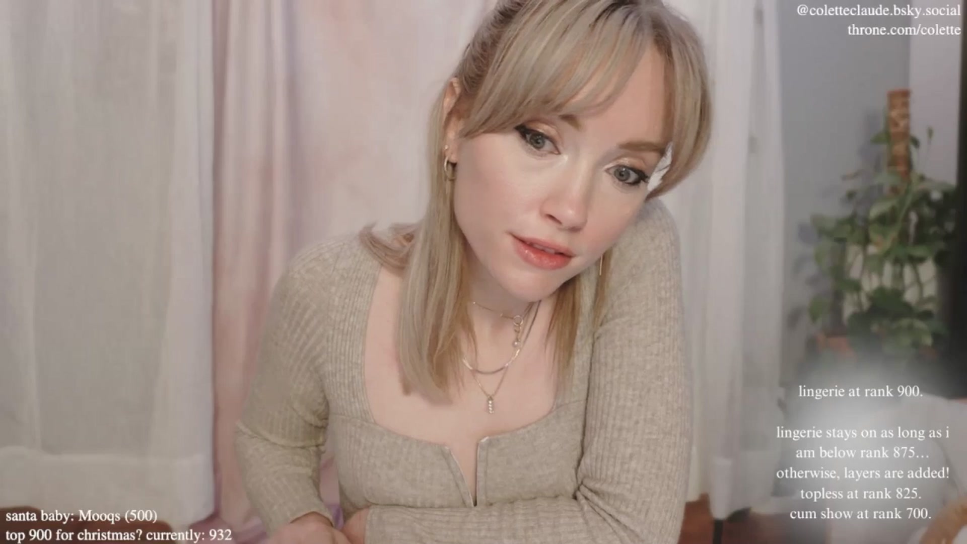 Gallery image thumbnail from coletteclaus's myfreecams stream on, 12/17/2024, 21:32 image 2 of 20