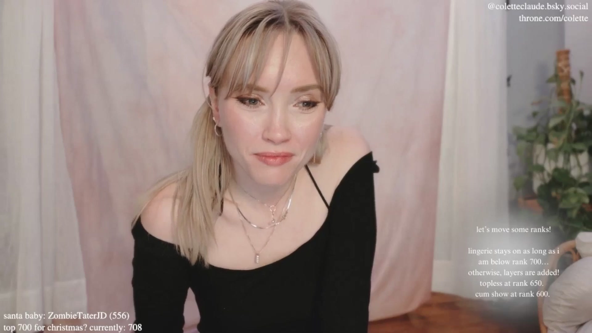 Gallery image thumbnail from coletteclaus's myfreecams stream on, 12/18/2024, 21:39 image 5 of 20