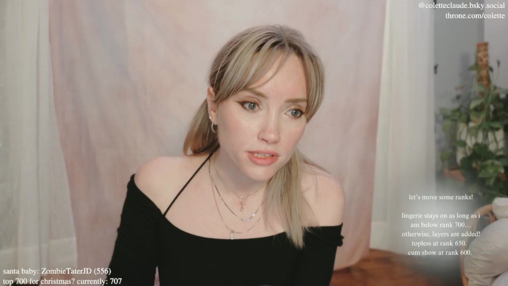 Gallery image thumbnail from coletteclaus's myfreecams stream on, 12/18/2024, 21:39 image 12 of 20