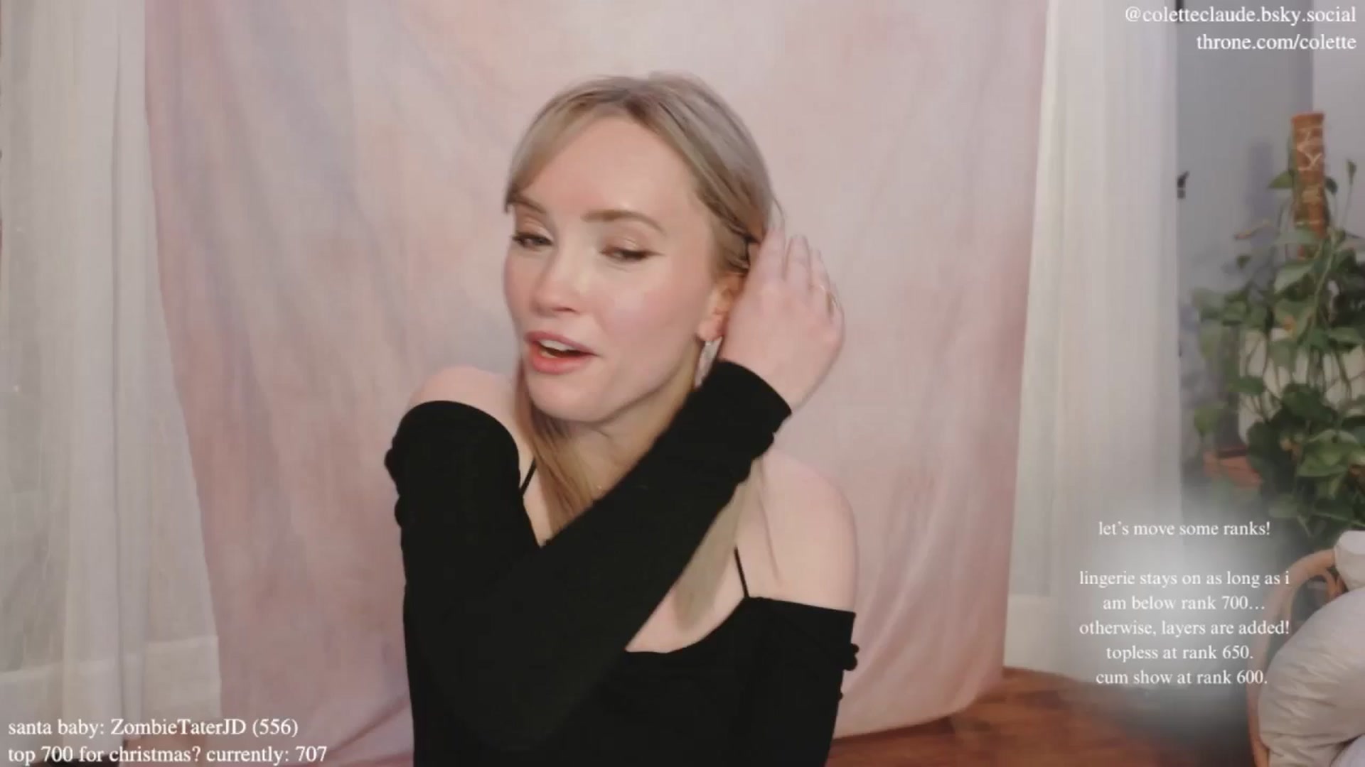 Gallery image thumbnail from coletteclaus's myfreecams stream on, 12/18/2024, 21:39 image 13 of 20