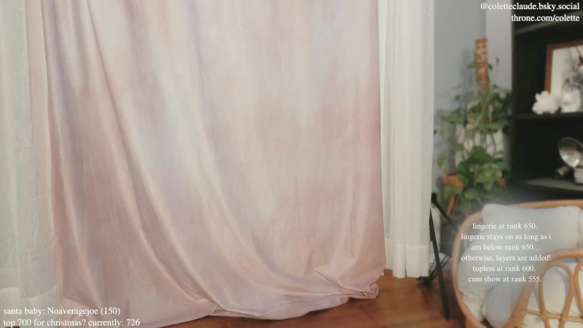 Gallery image thumbnail from coletteclaus's myfreecams stream on, 12/19/2024, 22:14 image 6 of 20