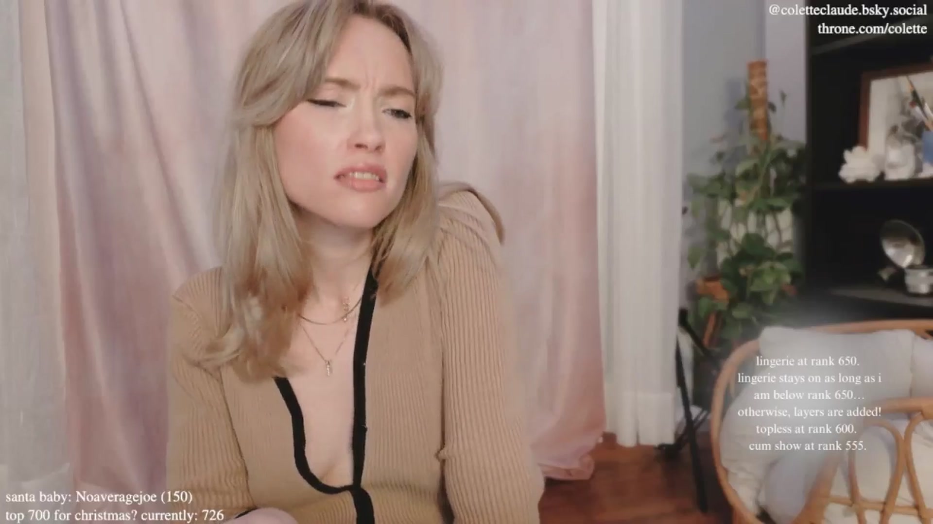 Gallery image thumbnail from coletteclaus's myfreecams stream on, 12/19/2024, 22:14 image 5 of 20