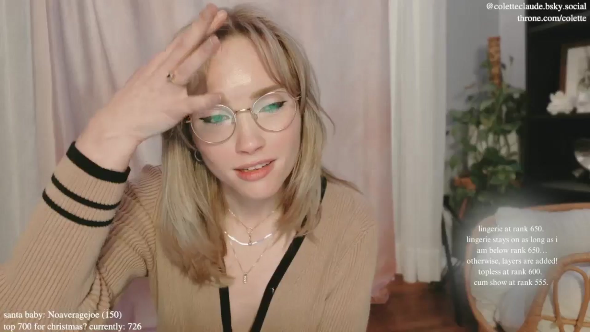 Gallery image thumbnail from coletteclaus's myfreecams stream on, 12/19/2024, 22:14 image 20 of 20