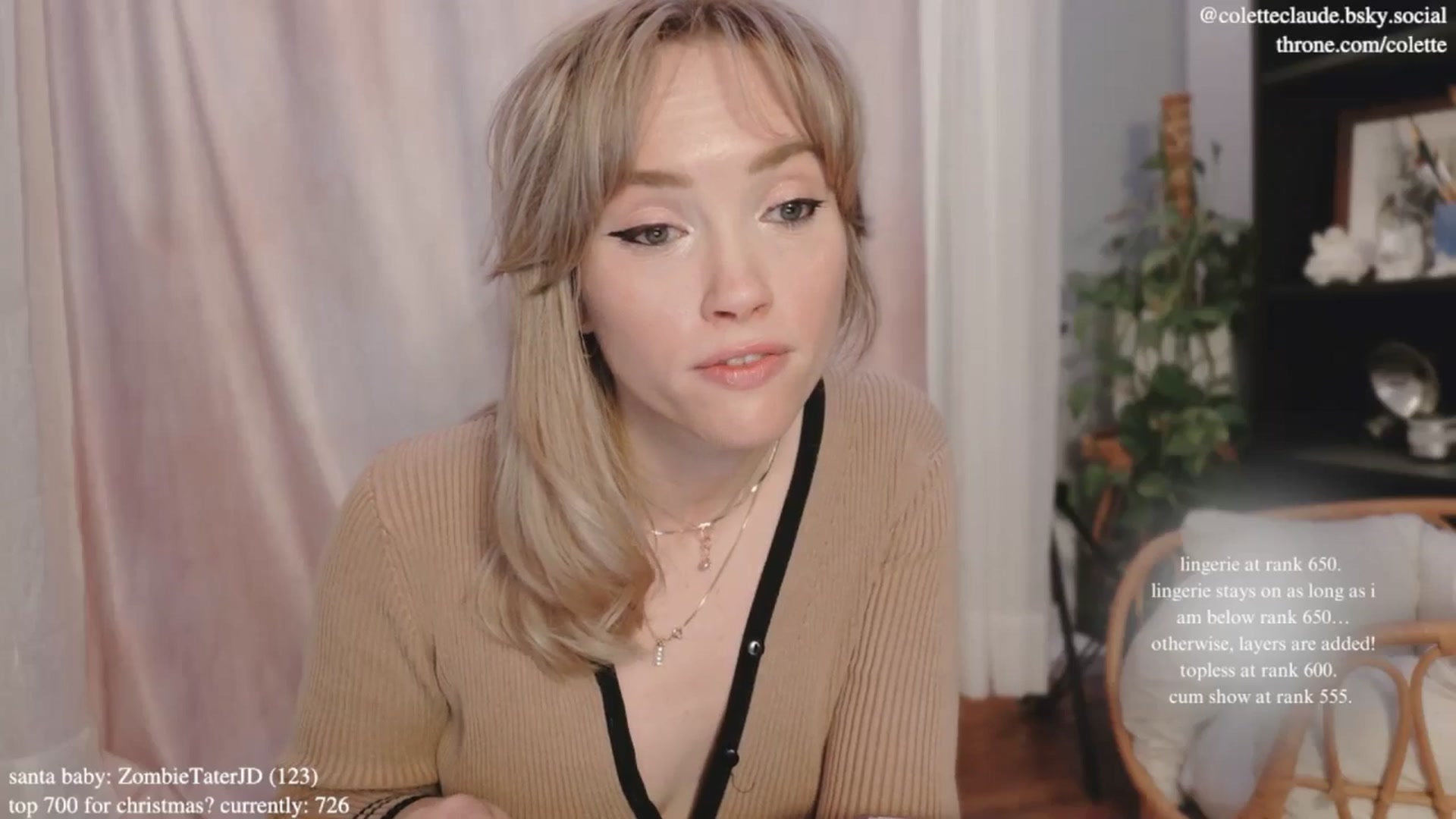 Gallery image thumbnail from coletteclaus's myfreecams stream on, 12/19/2024, 22:14 image 2 of 20