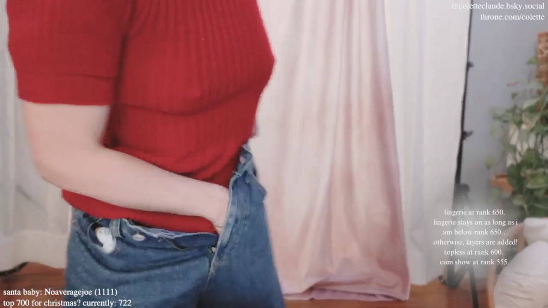 Gallery image thumbnail from coletteclaus's myfreecams stream on, 12/20/2024, 23:23 image 4 of 20