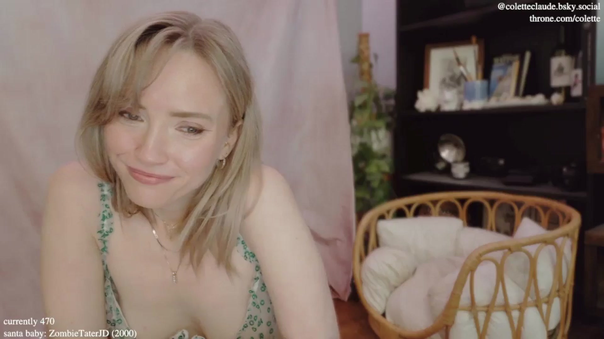Gallery image thumbnail from coletteclaus's myfreecams stream on, 12/30/2024, 21:14 image 18 of 20