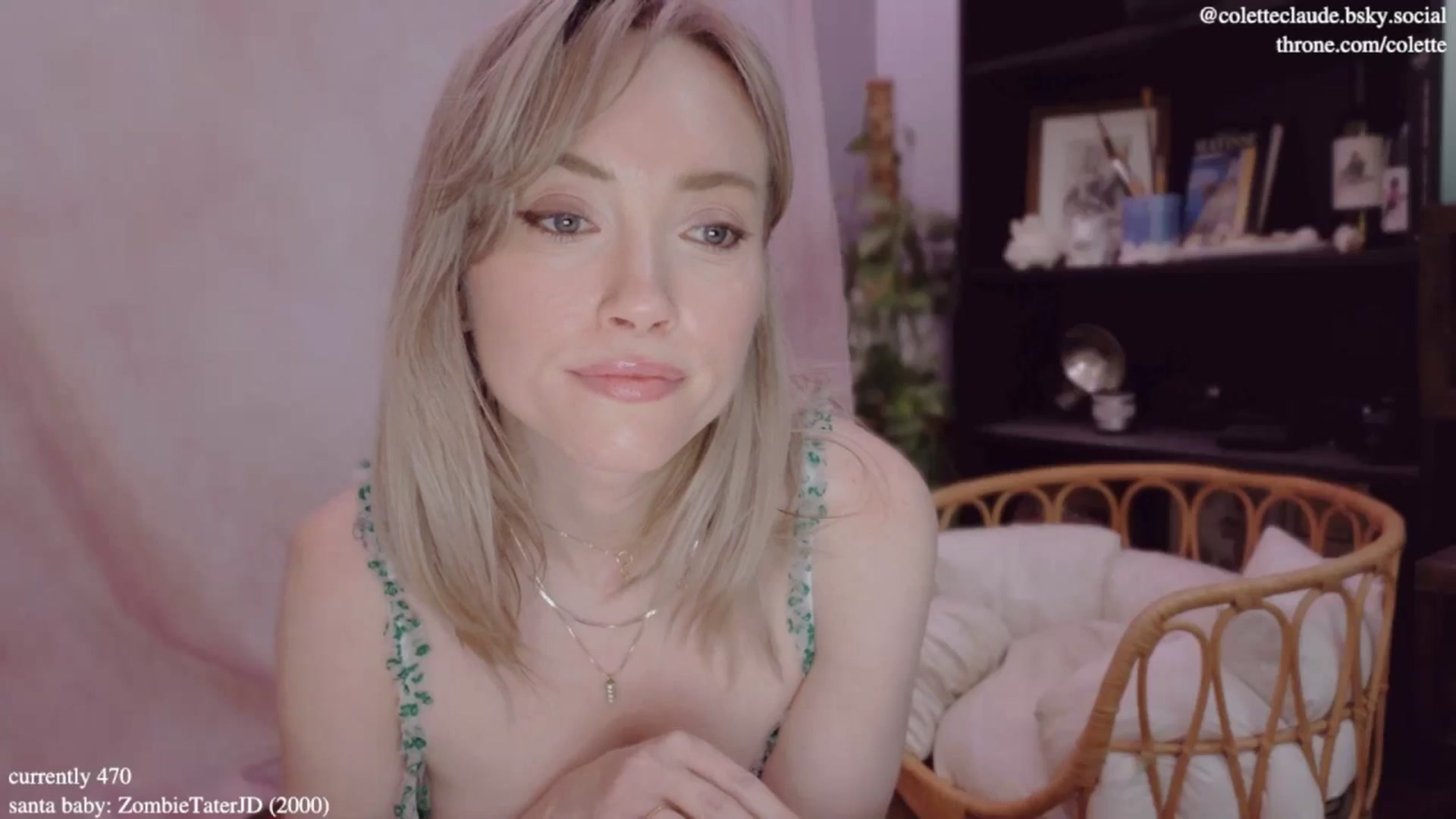 Gallery image thumbnail from coletteclaus's myfreecams stream on, 12/30/2024, 21:14 image 19 of 20