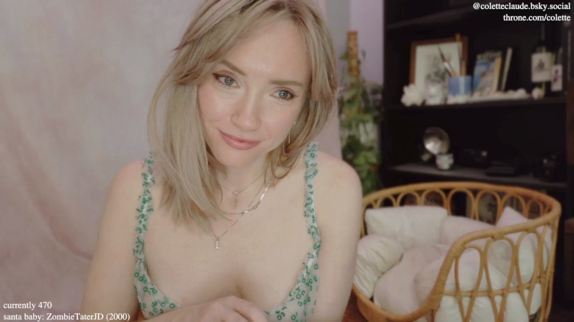 Gallery image thumbnail from coletteclaus's myfreecams stream on, 12/30/2024, 21:14 image 15 of 20