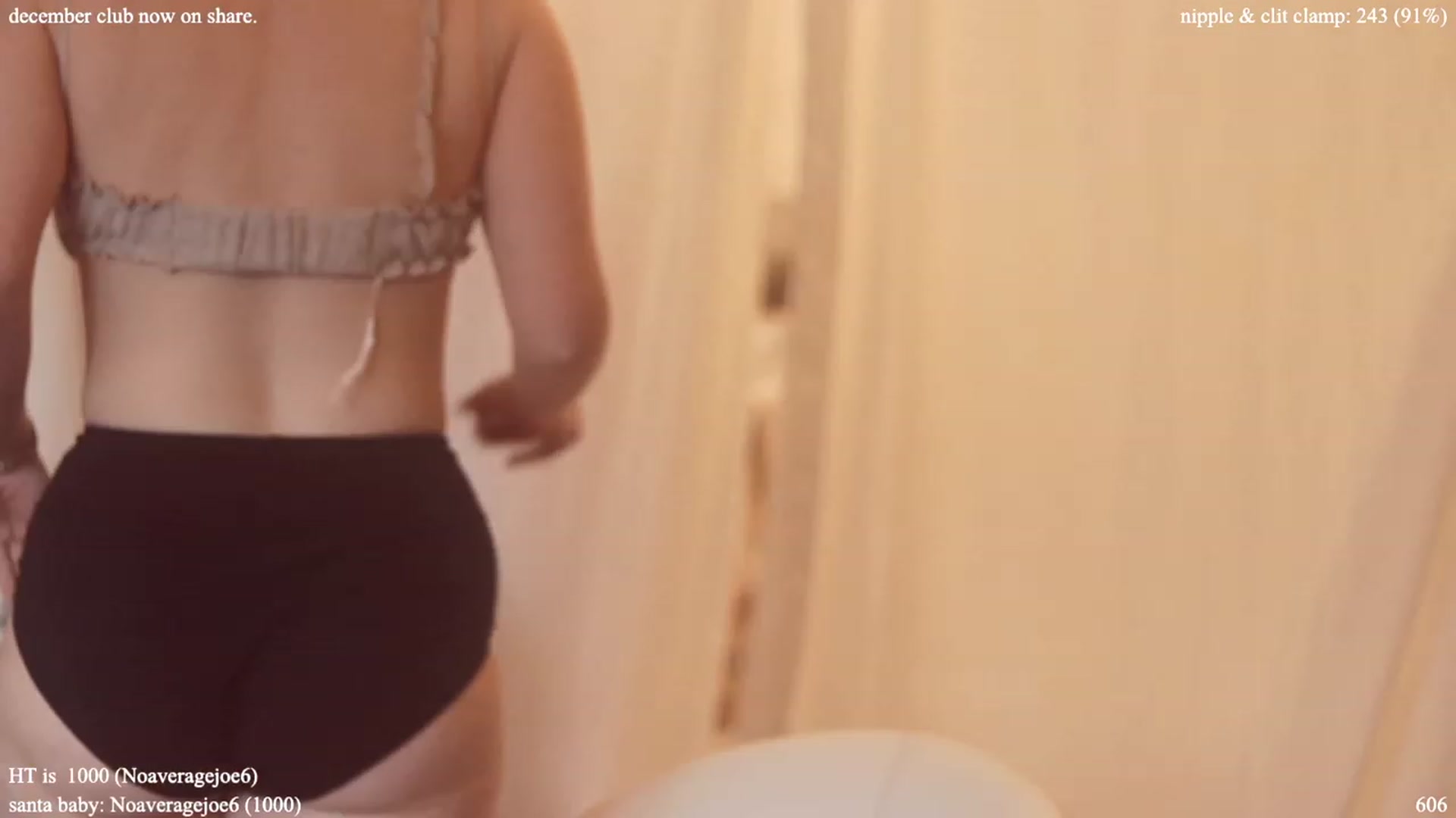 Gallery image thumbnail from colettedujour's myfreecams stream on, 12/02/2022, 20:20 image 9 of 20