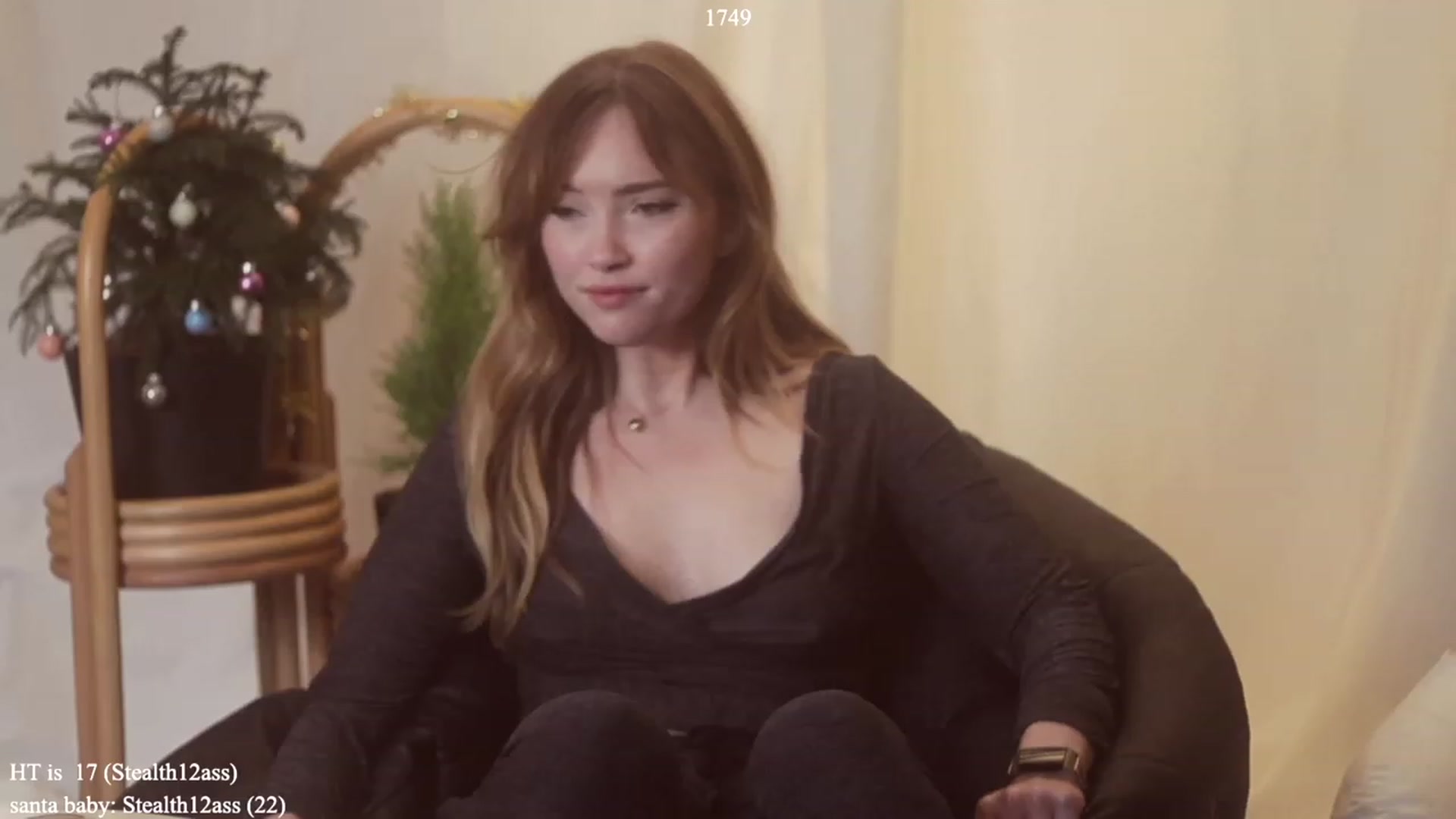 Gallery image thumbnail from colettedujour's myfreecams stream on, 12/06/2022, 19:45 image 1 of 20