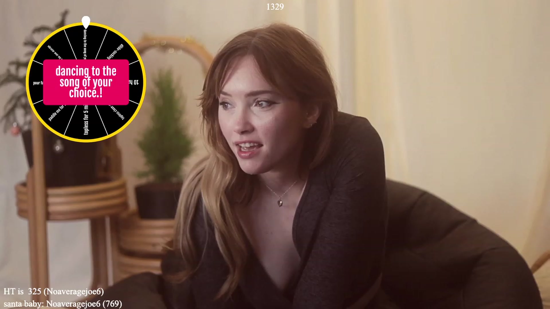 Gallery image thumbnail from colettedujour's myfreecams stream on, 12/06/2022, 19:45 image 6 of 20